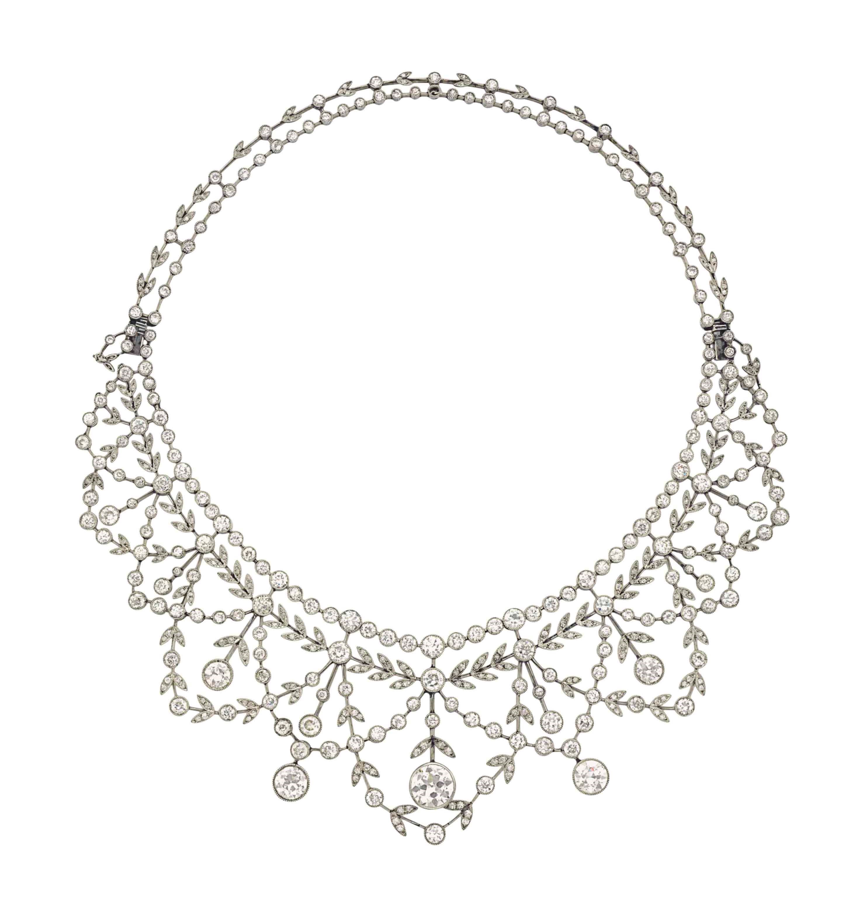 AN ANTIQUE DIAMOND NECKLACE
