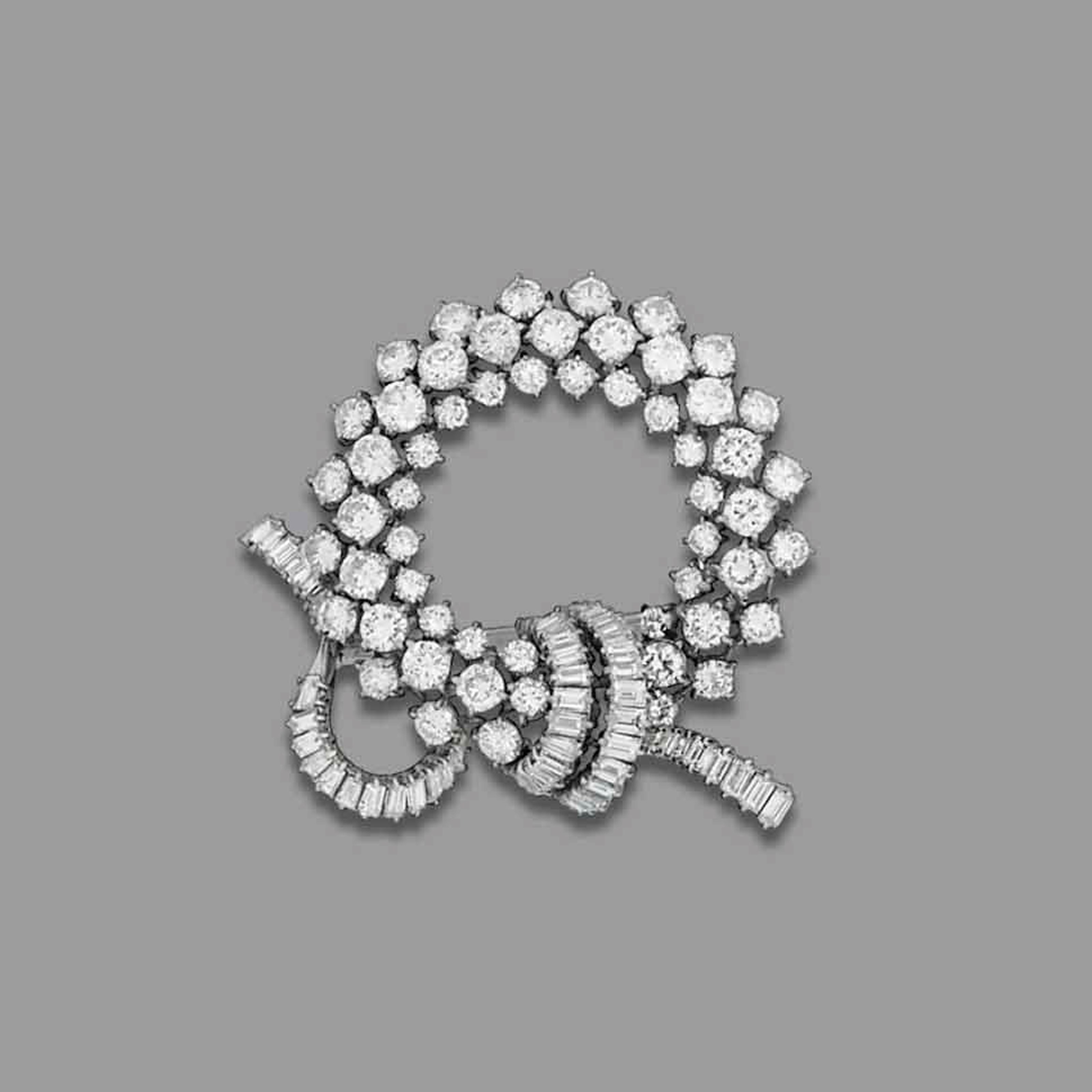A DIAMOND BROOCH