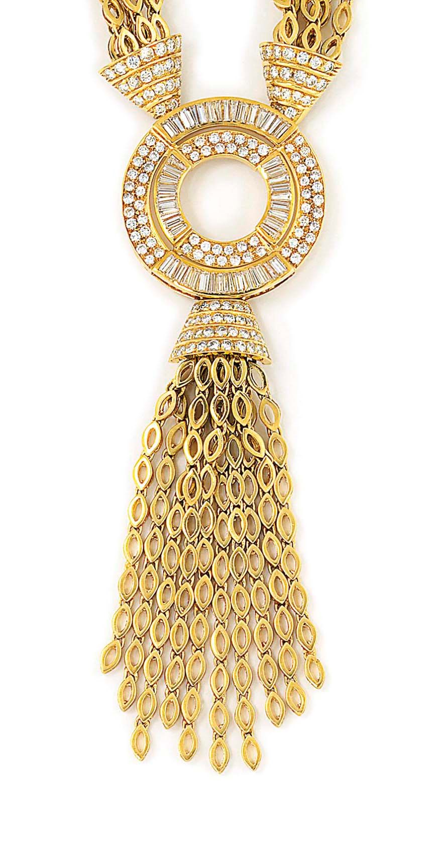 A DIAMOND-SET PENDANT NECKLACE