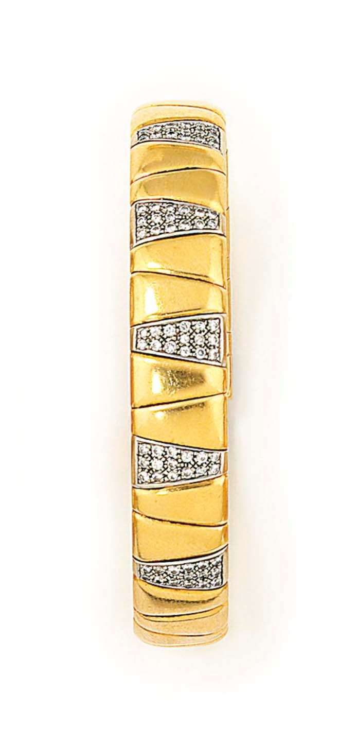 A DIAMOND-SET BANGLE
