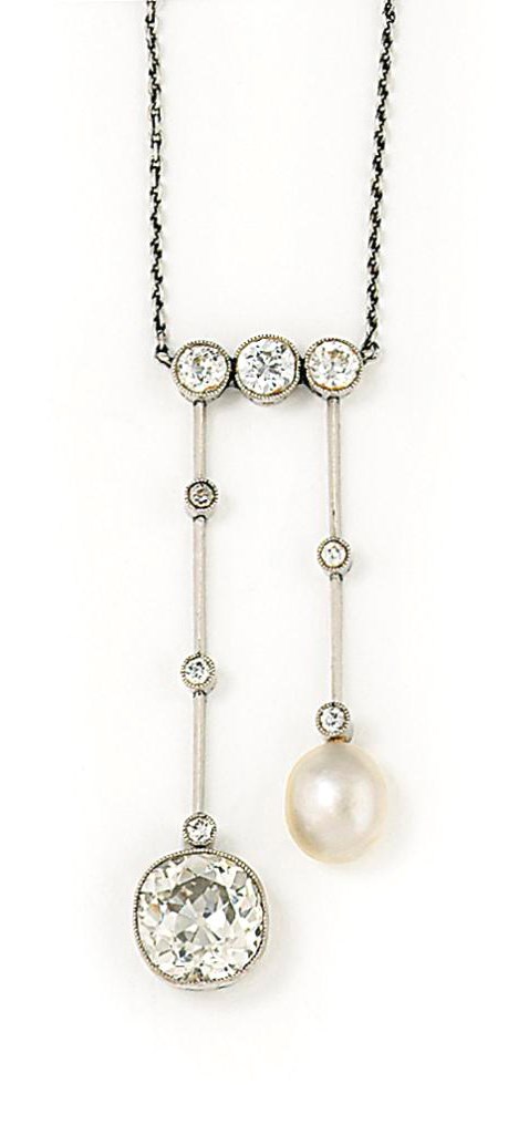 AN EARLY 20TH CENTURY PEARL AND DIAMOND NEGLIGEE PENDANT