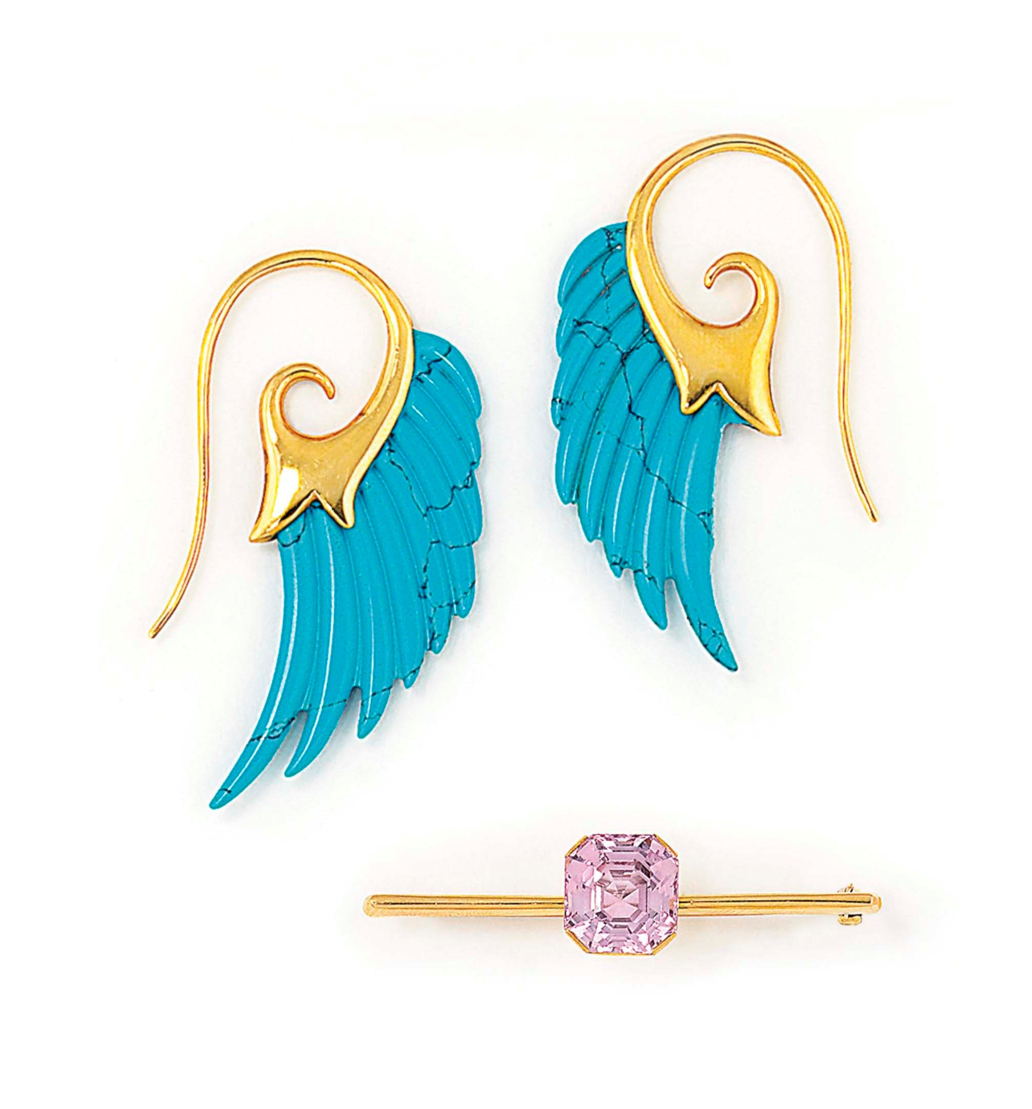 A GROUP OF JEWELLERY