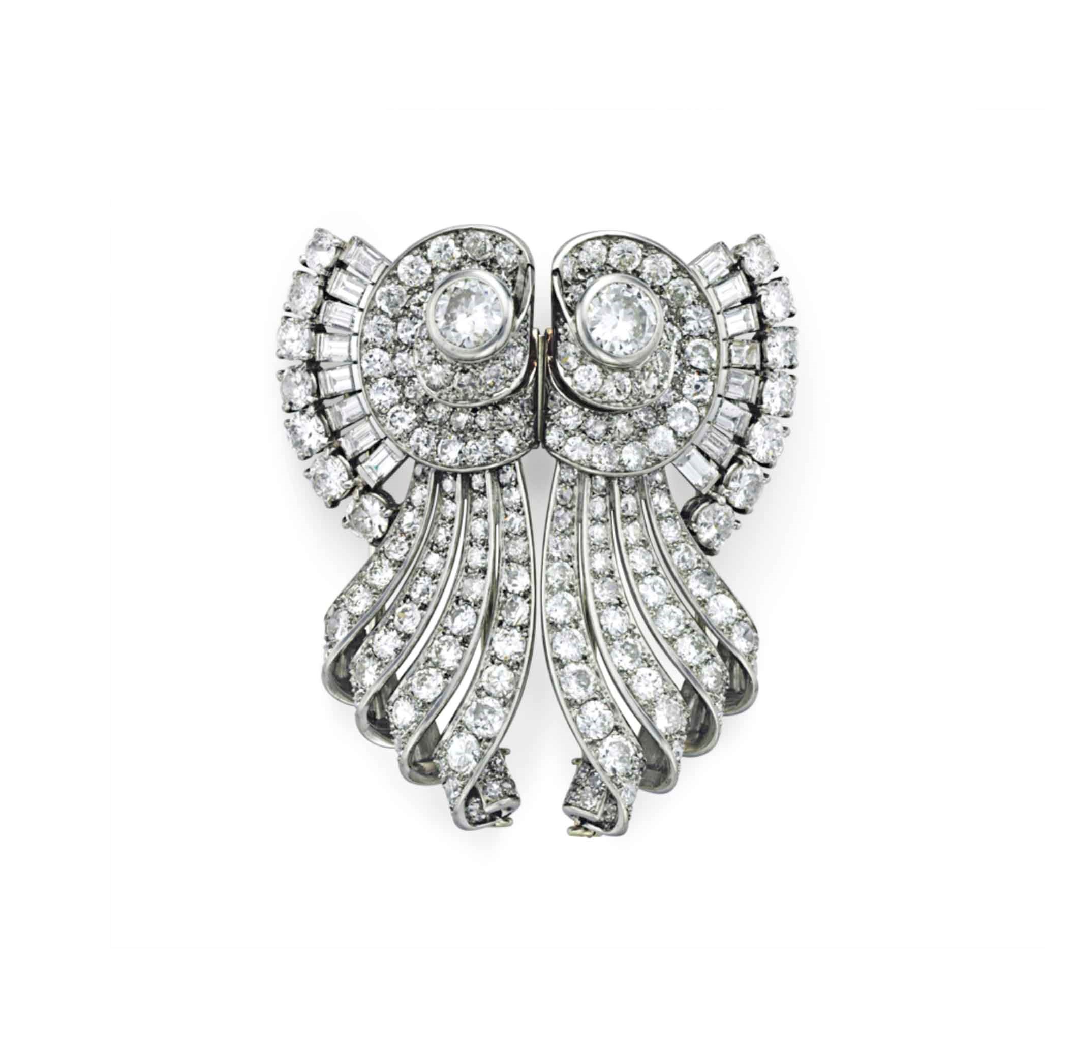 A DIAMOND DOUBLE-CLIP BROOCH