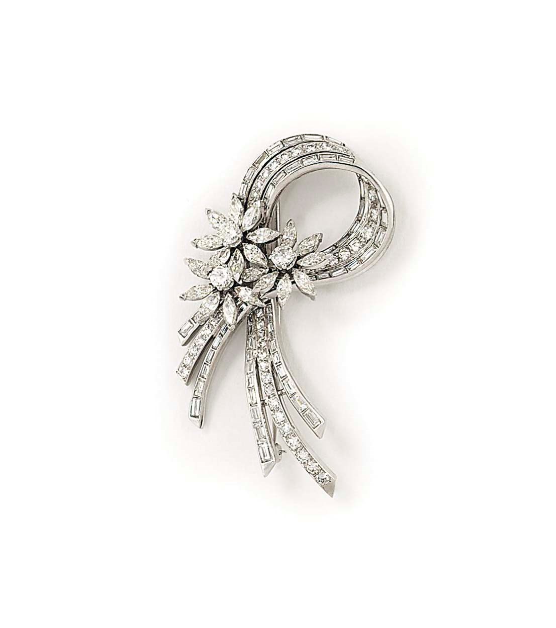 A DIAMOND BROOCH