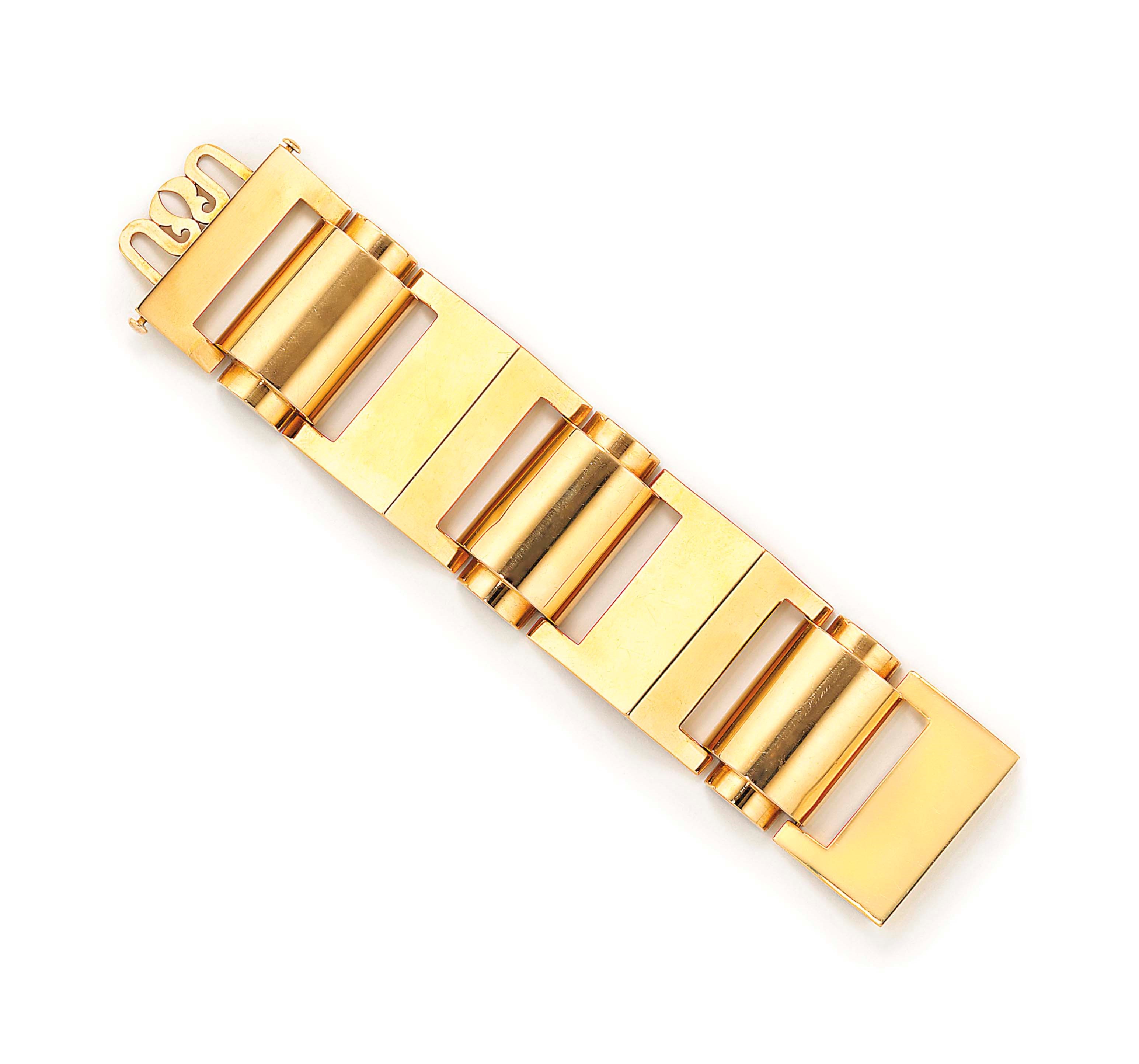 A GOLD BRACELET