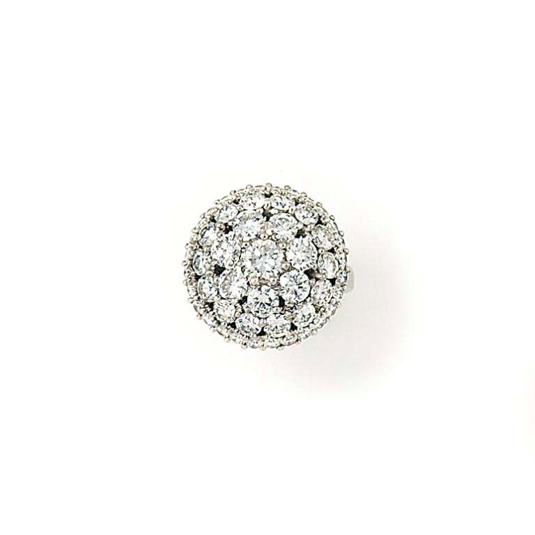 A DIAMOND CLUSTER RING