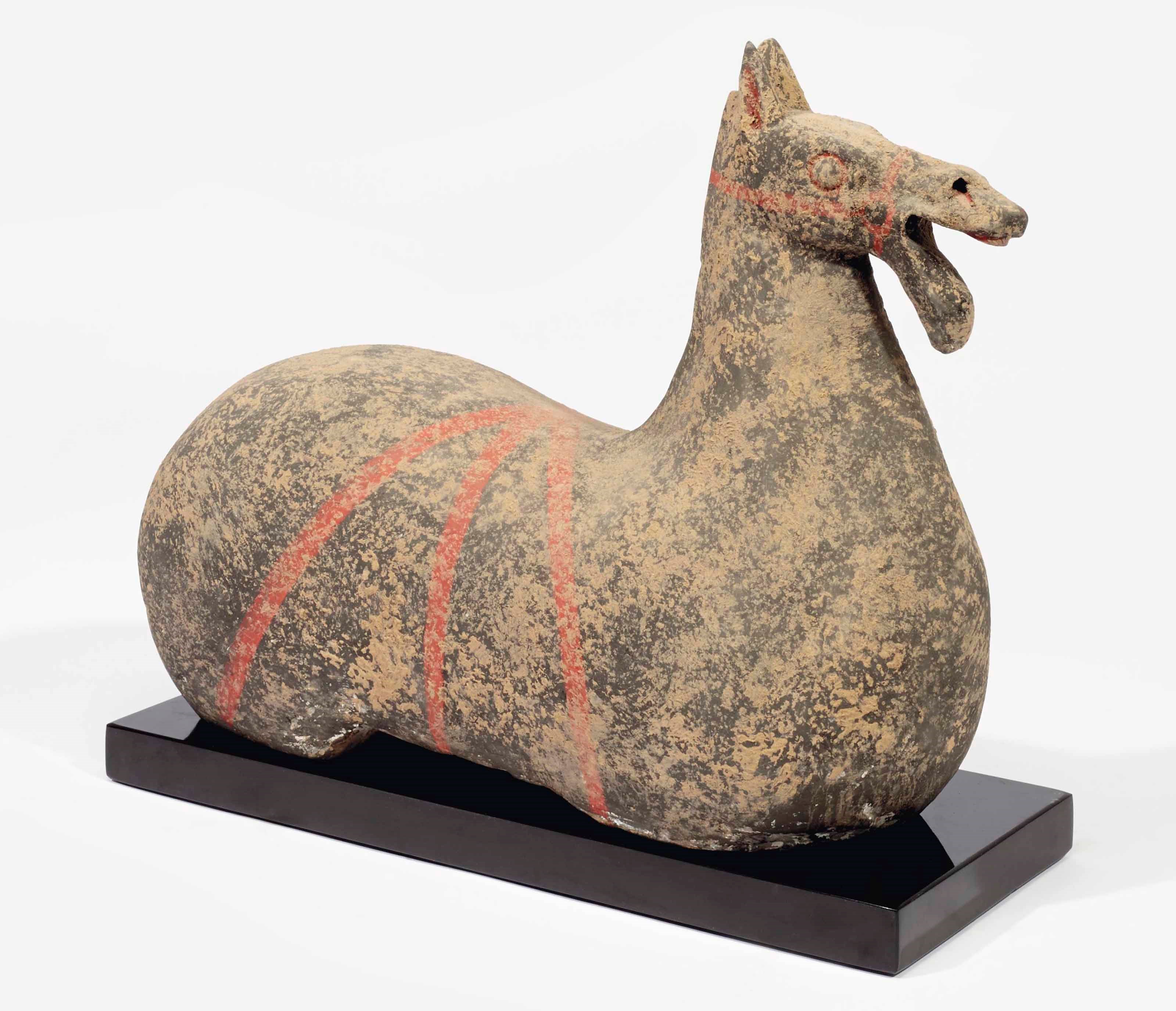 STATUE DE CHEVAL EN TERRE CUITE