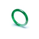 AN IMPRESSIVE JADEITE BANGLE