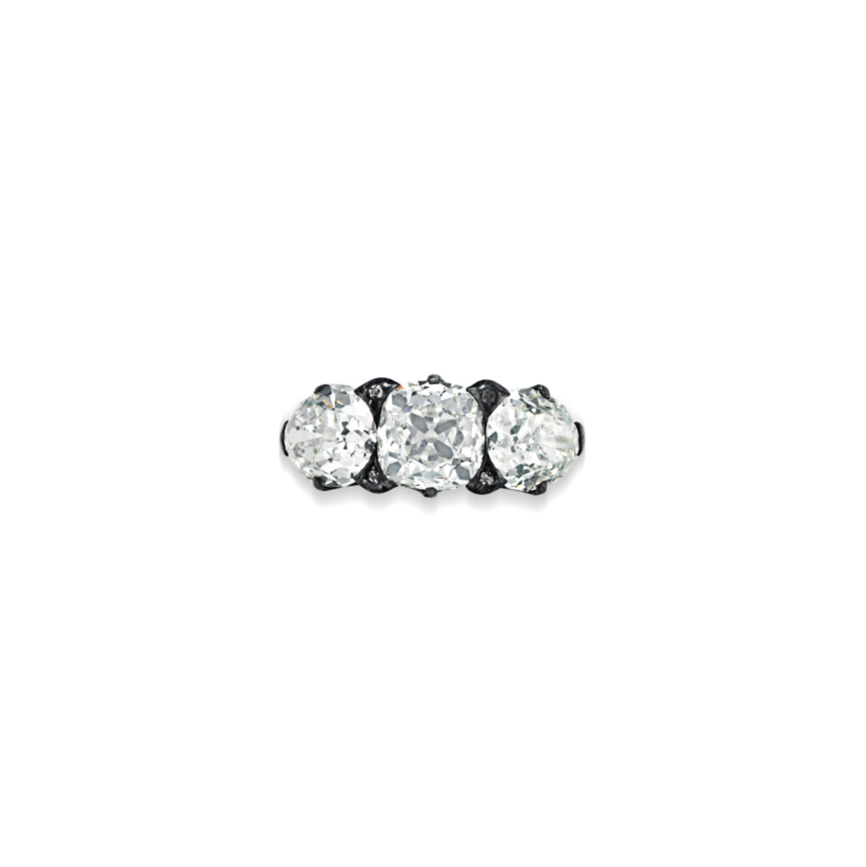 A THREE-STONE DIAMOND RING