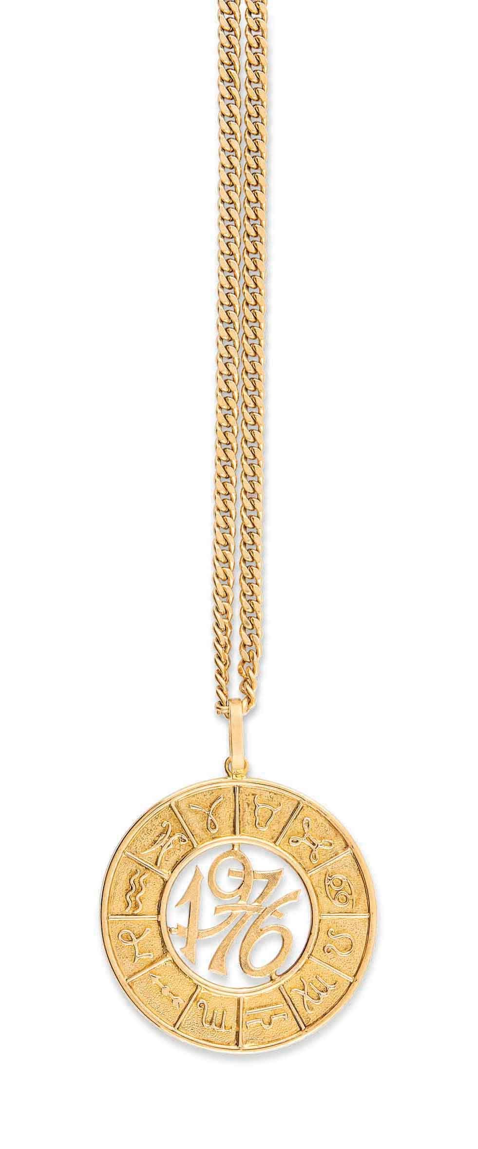 A PENDANT NECKLACE
