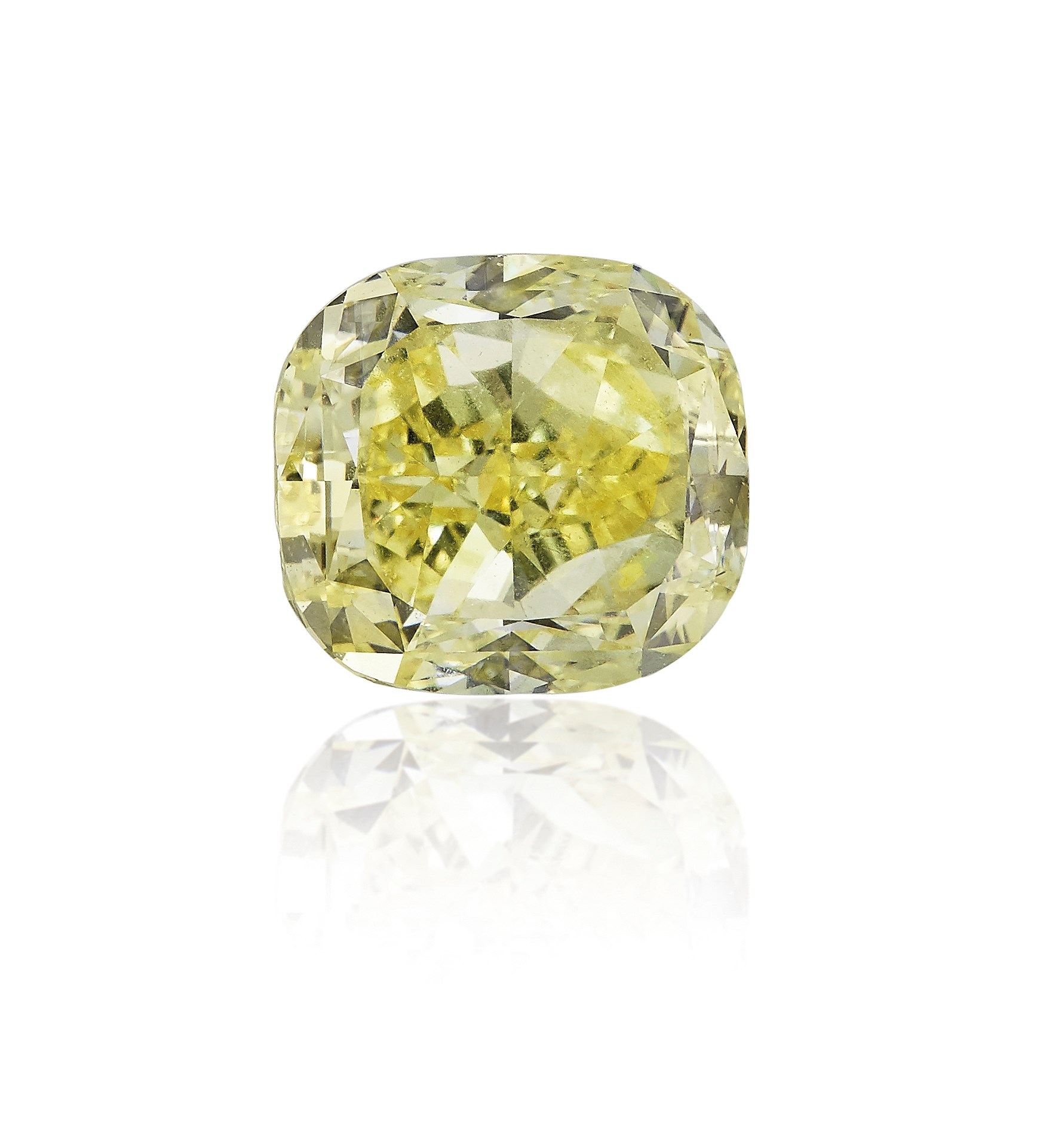 AN UNMOUNTED COLOURED DIAMOND