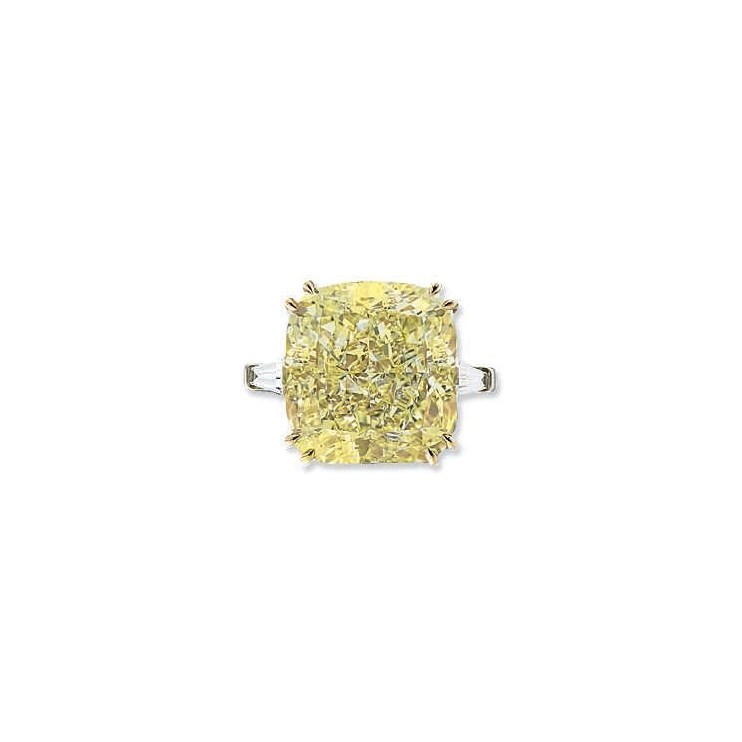 A COLOURED DIAMOND RING