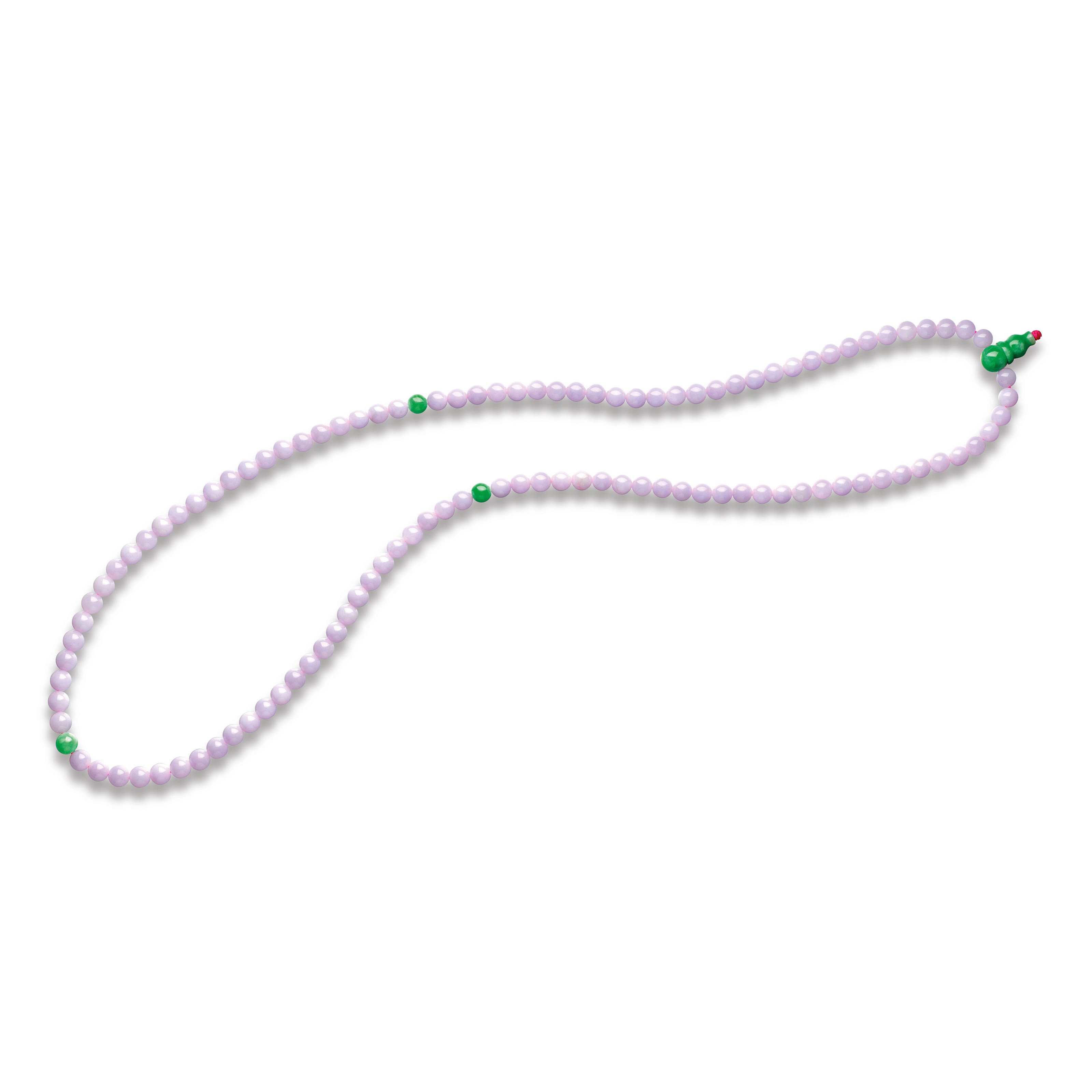 A JADEITE NECKLACE