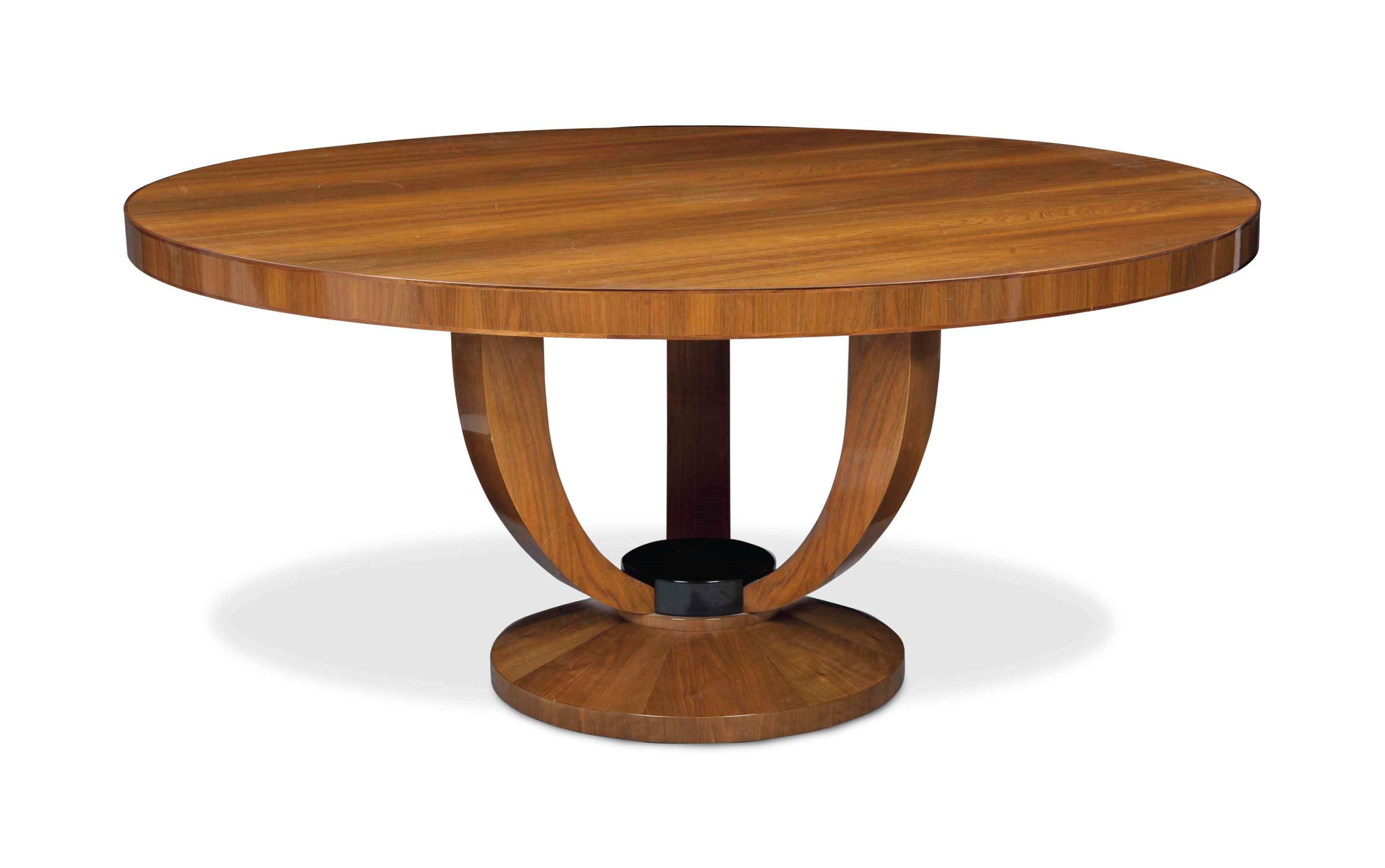 A HIGHLY POLISHED FIGURED WALNUT CIRCULAR CENTRE TABLE