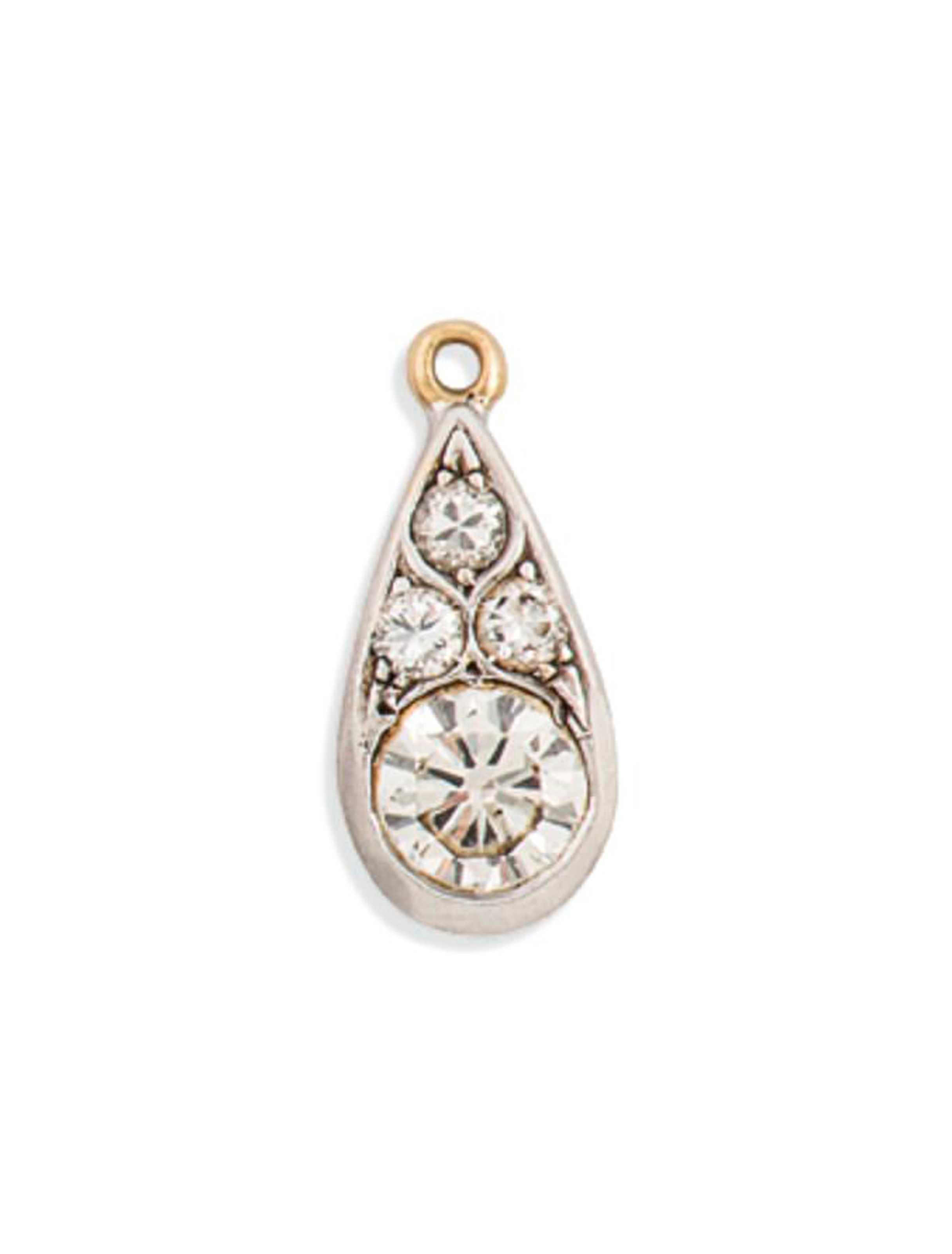 A DIAMOND PENDANT