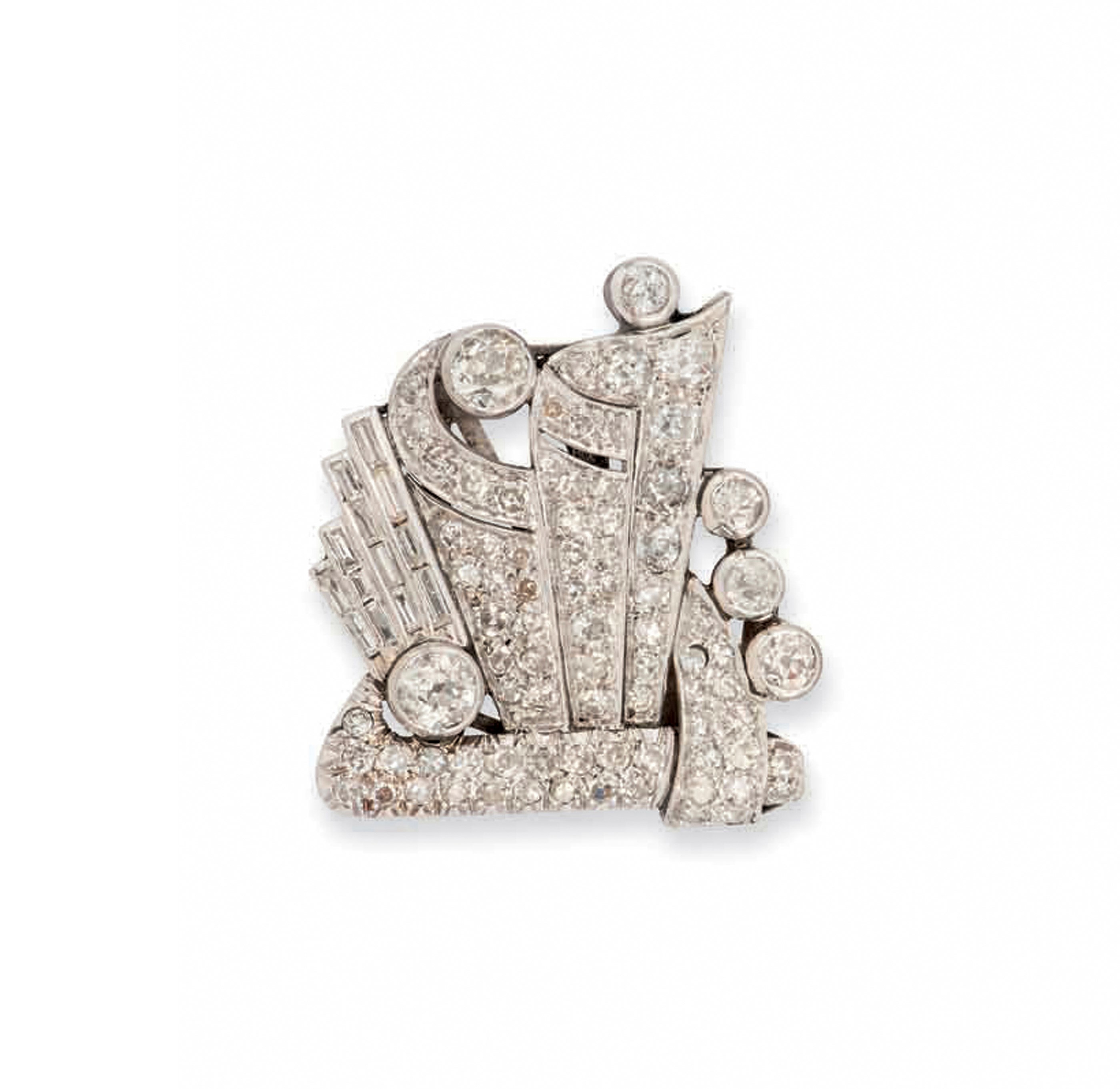 A DIAMOND BROOCH