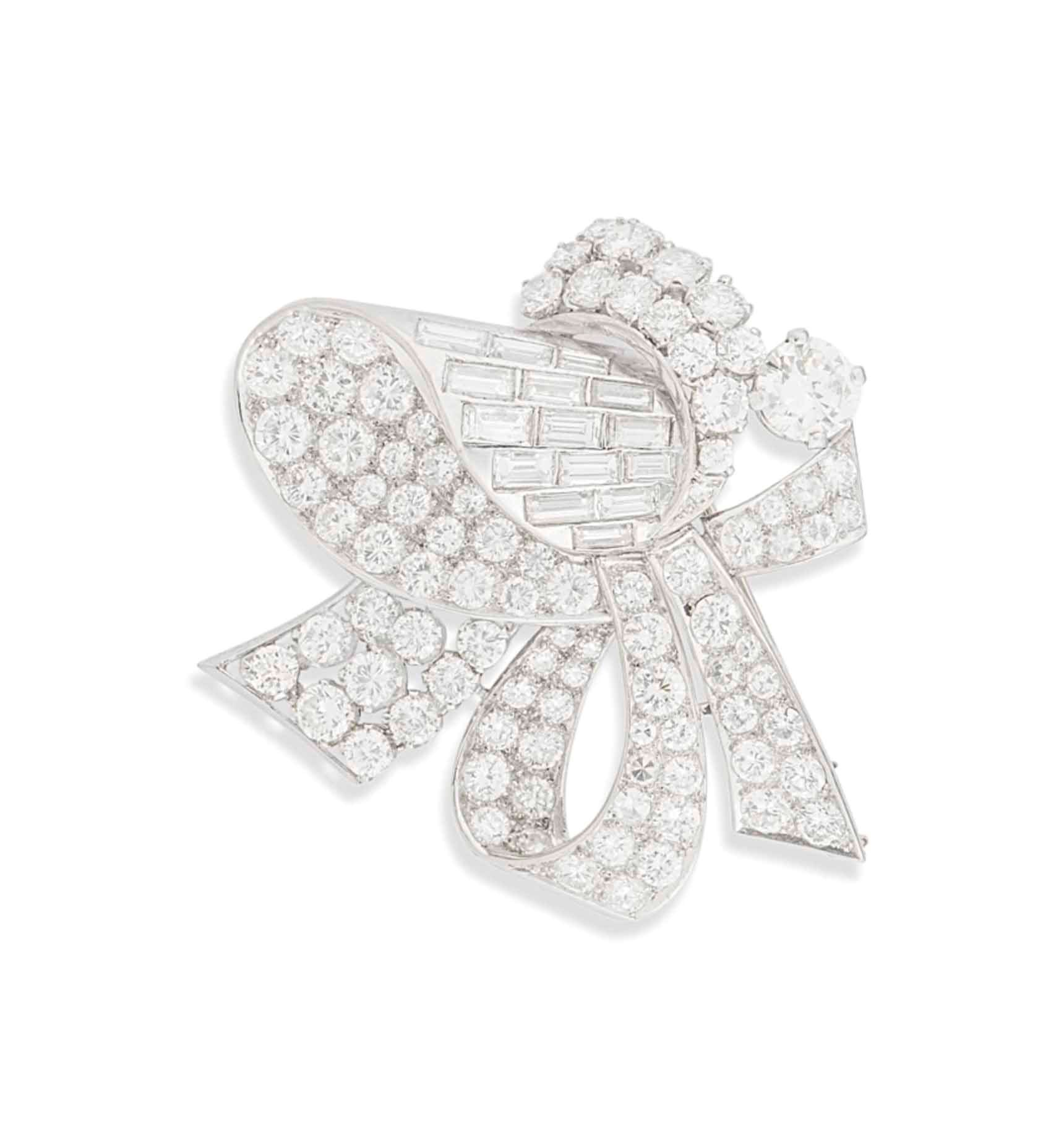 A DIAMOND BROOCH