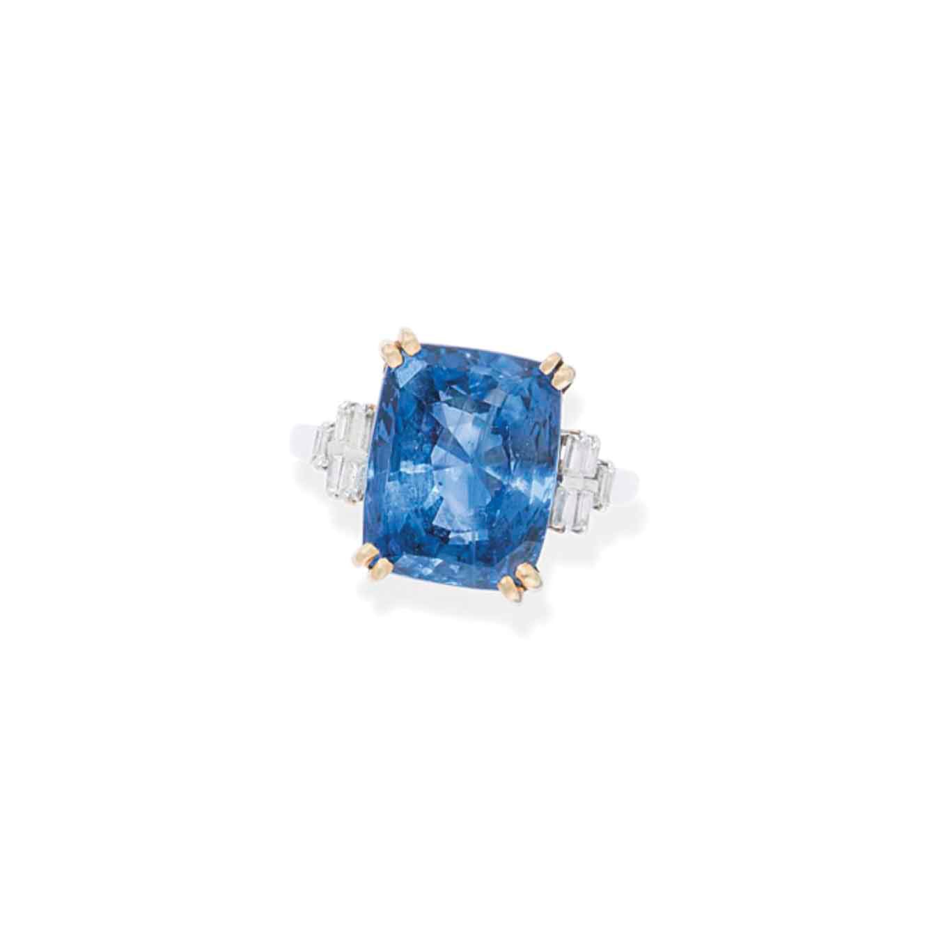A SAPPHIRE AND DIAMOND RING
