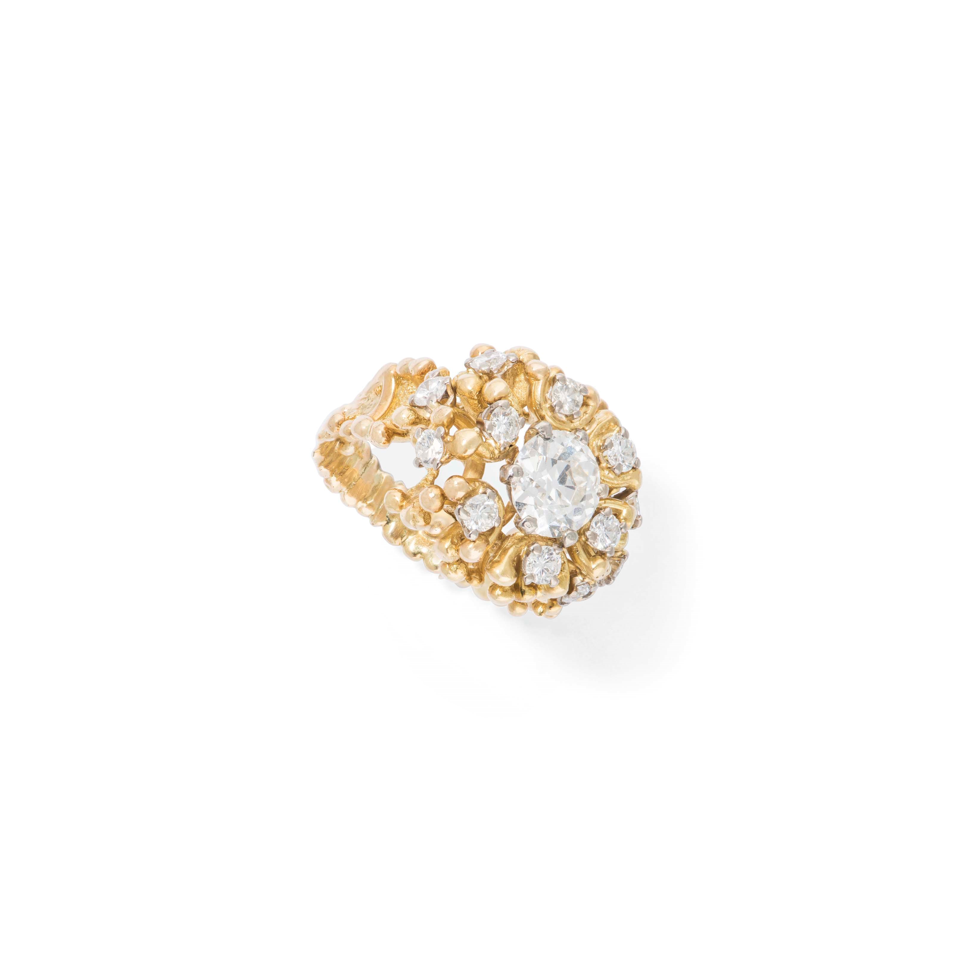 A DIAMOND CLUSTER RING