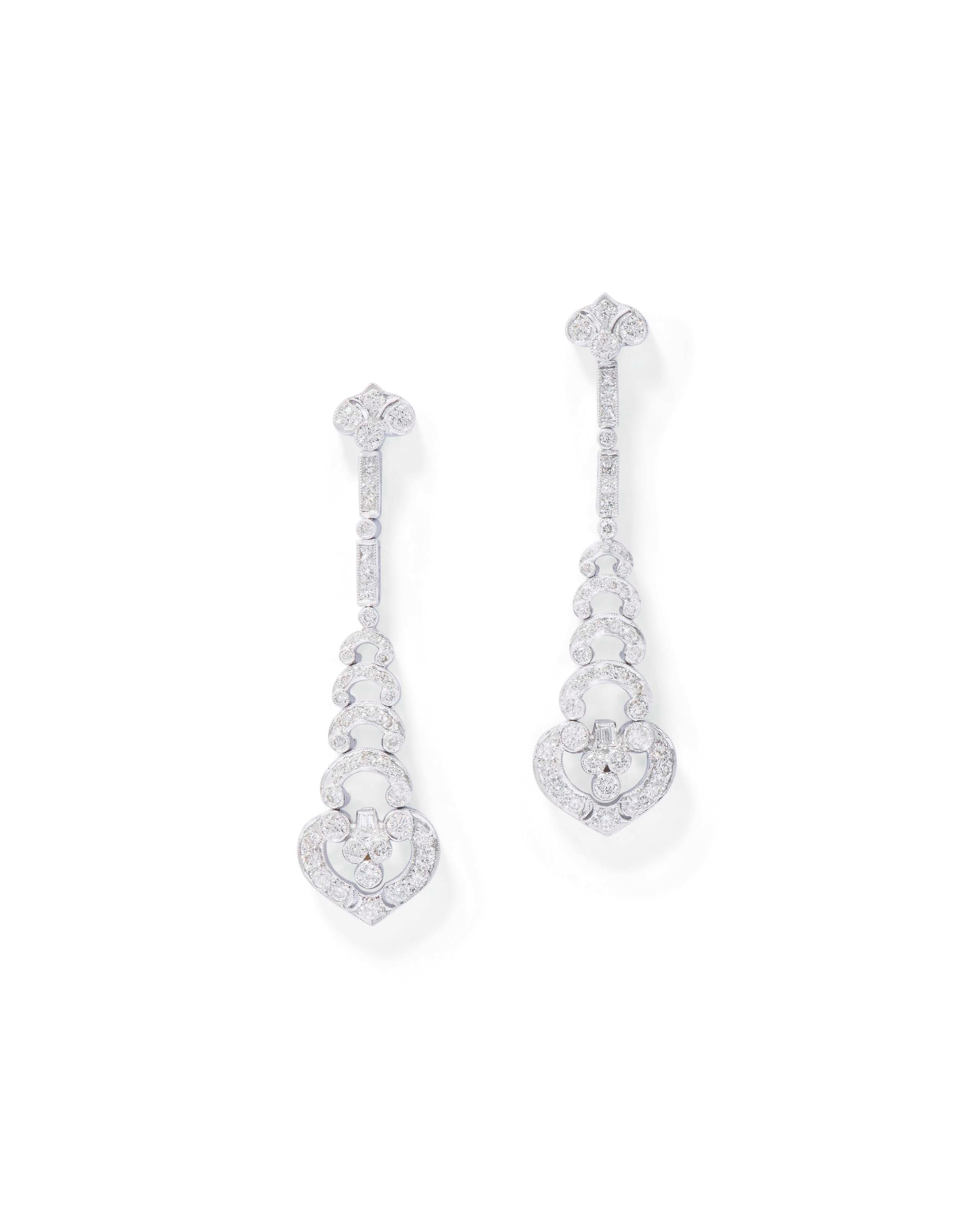 A PAIR OF DIAMOND EAR PENDANTS