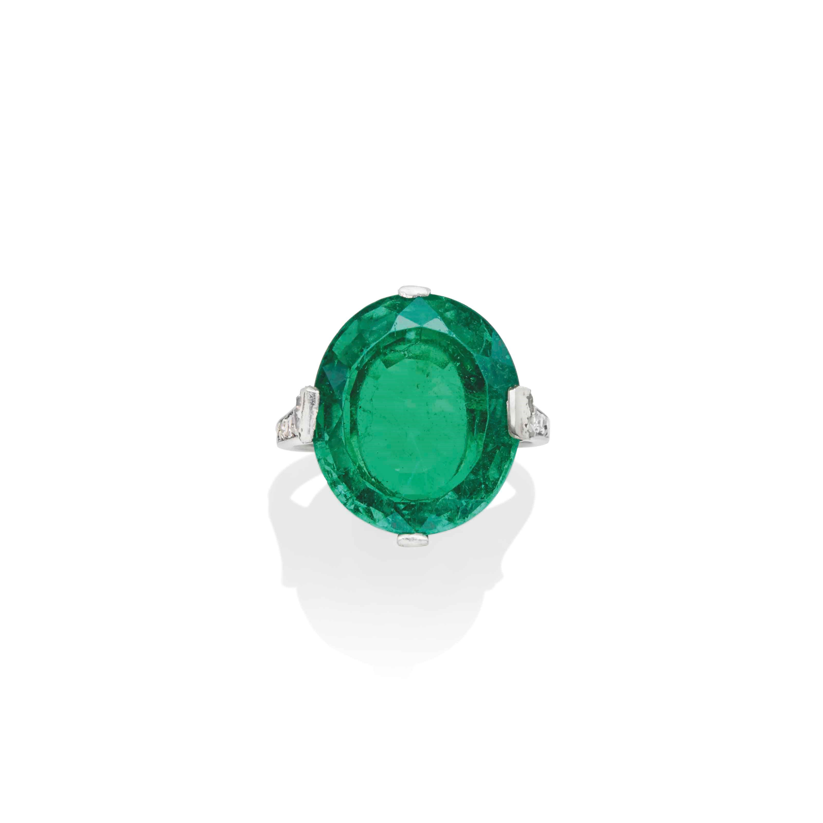 BAGUE ÉMERAUDE ET DIAMANTS