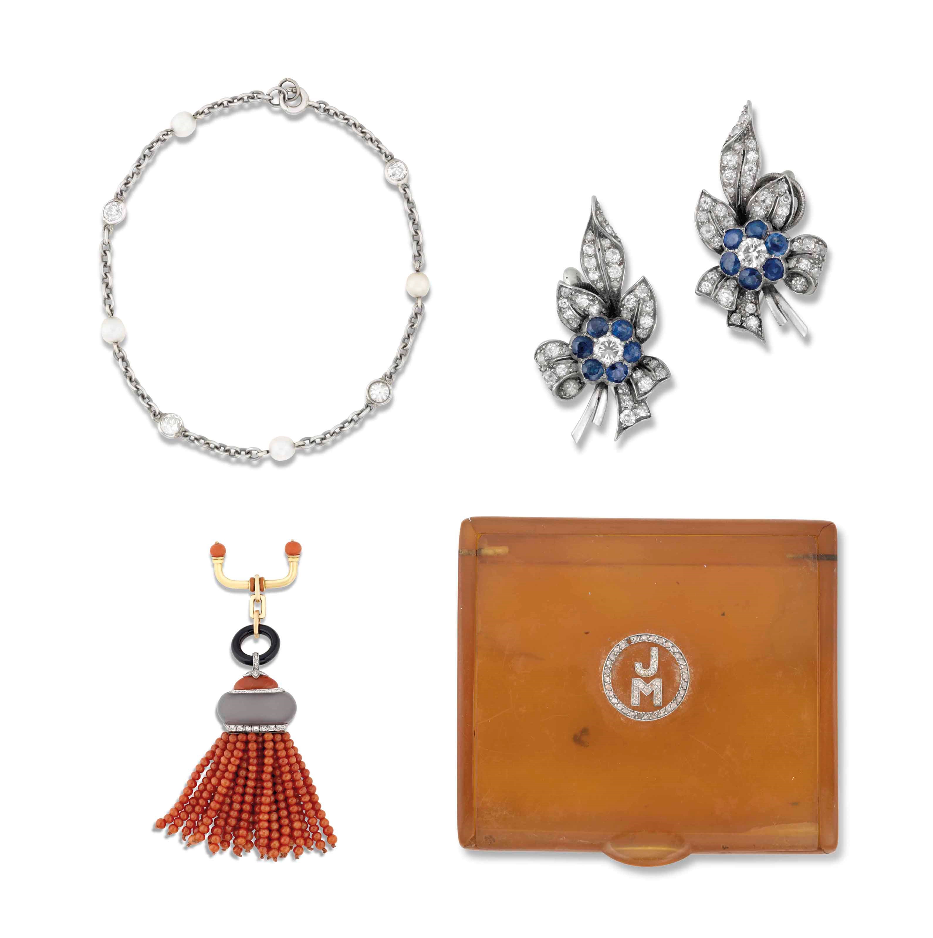 A GROUP OF JEWELLERY