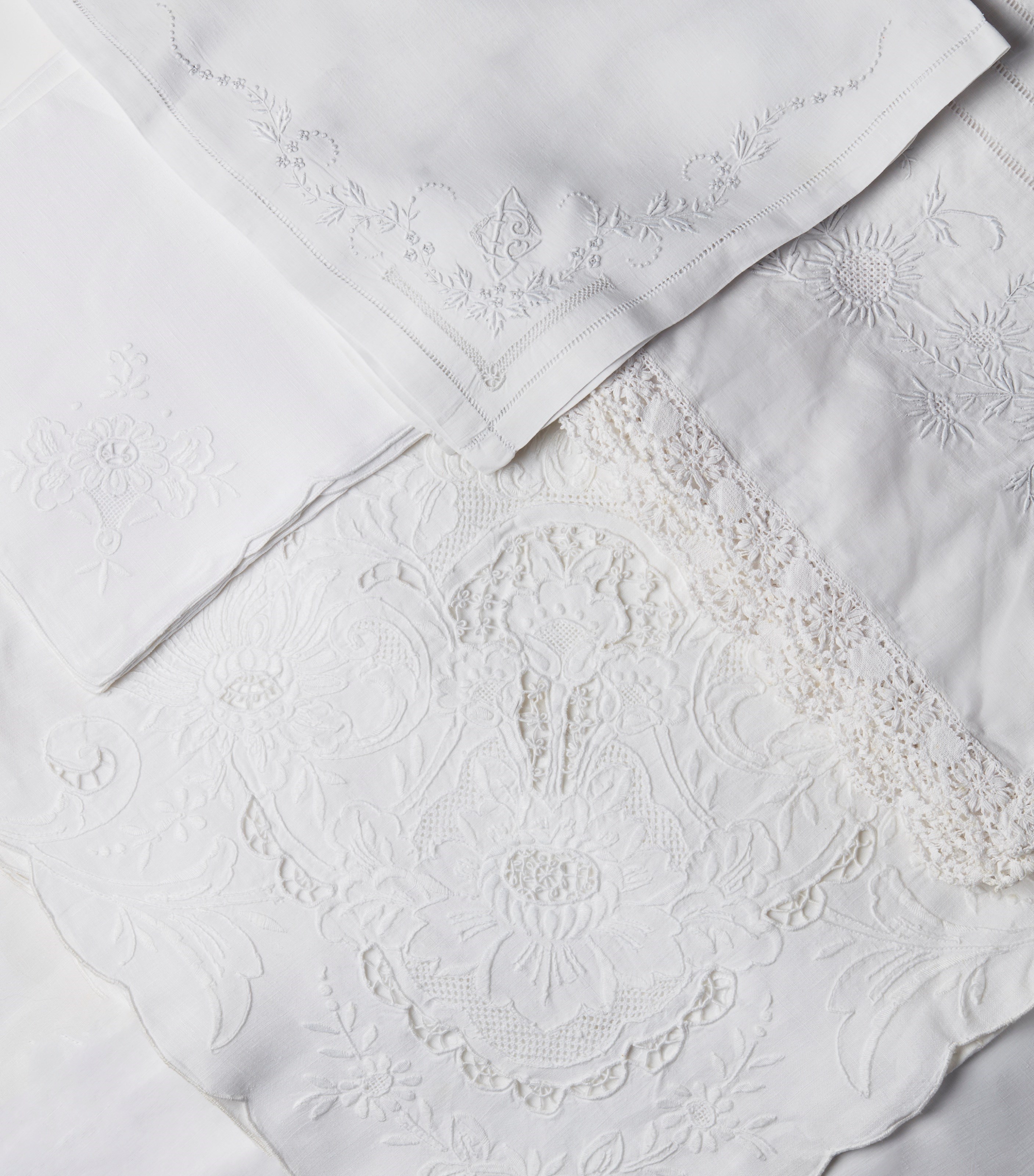 LOT DE DEUX NAPPES