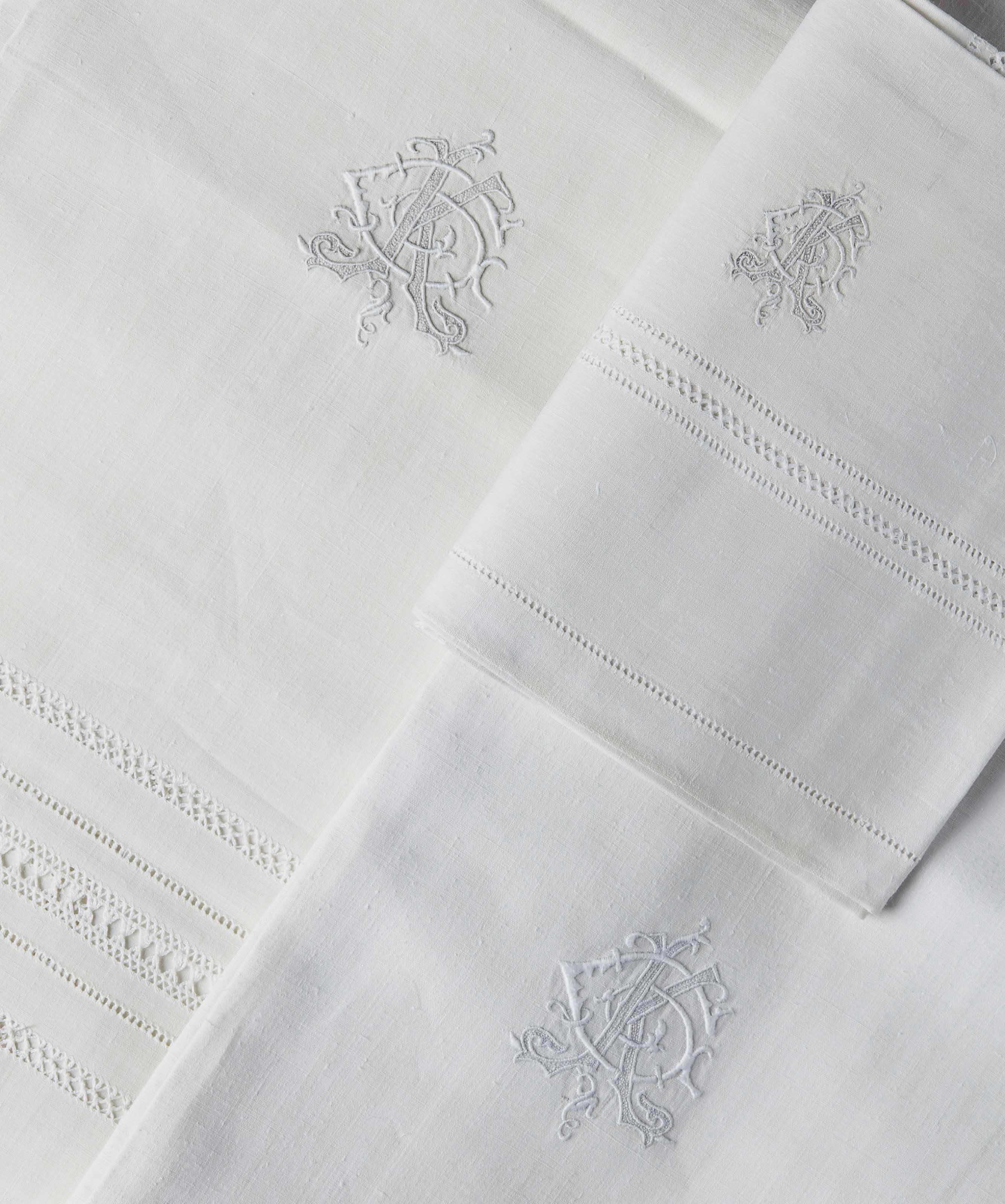 LOT DE DEUX NAPPES