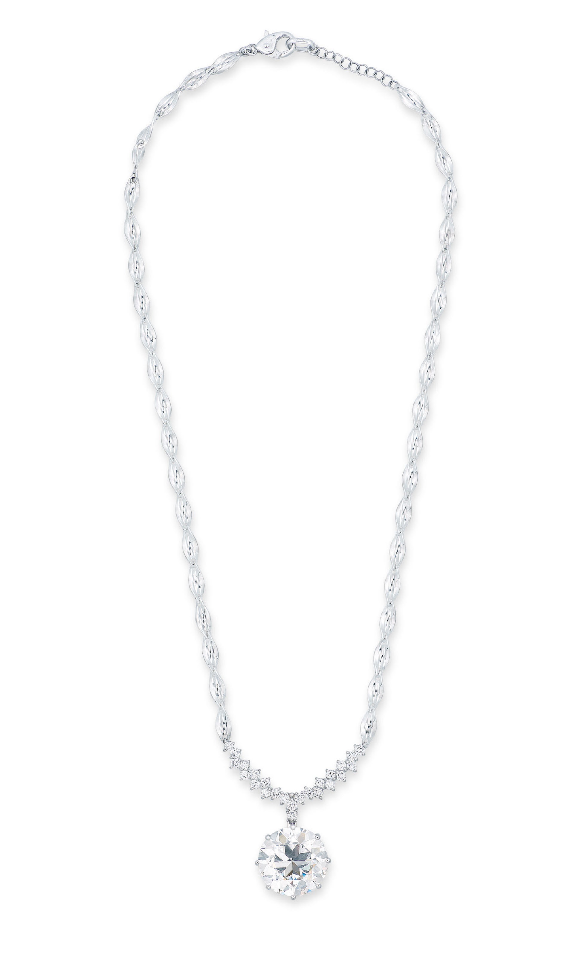 A DIAMOND PENDANT NECKLACE
