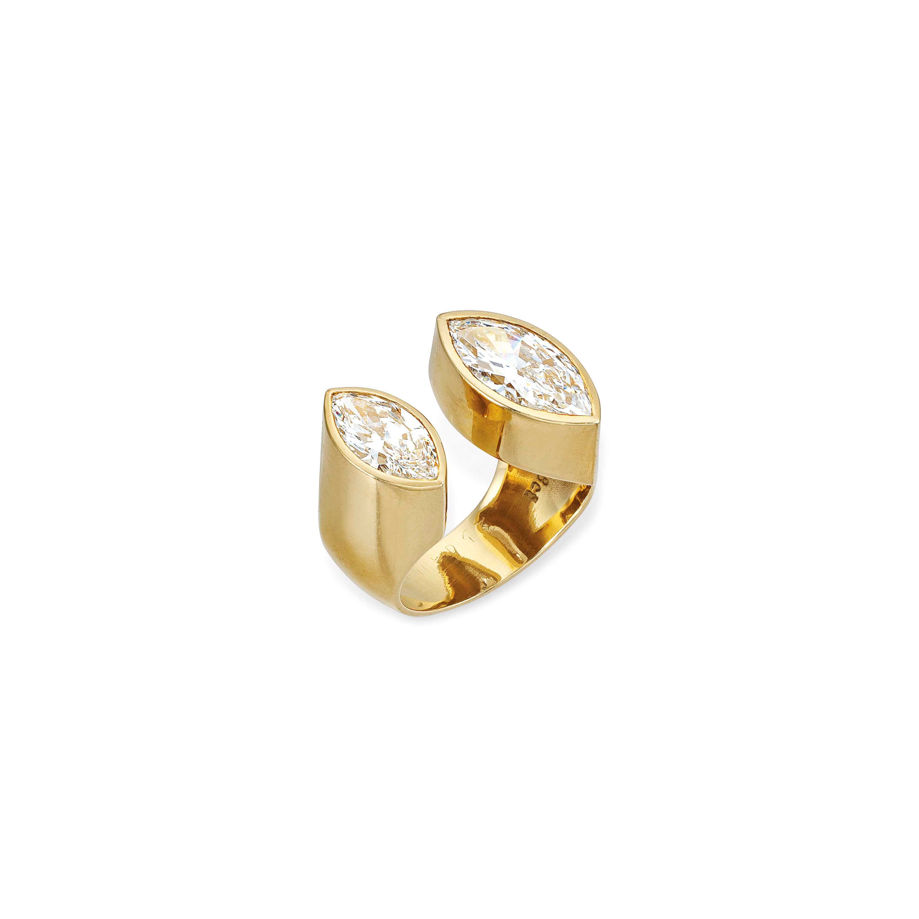 A DIAMOND-SET DRESS RING