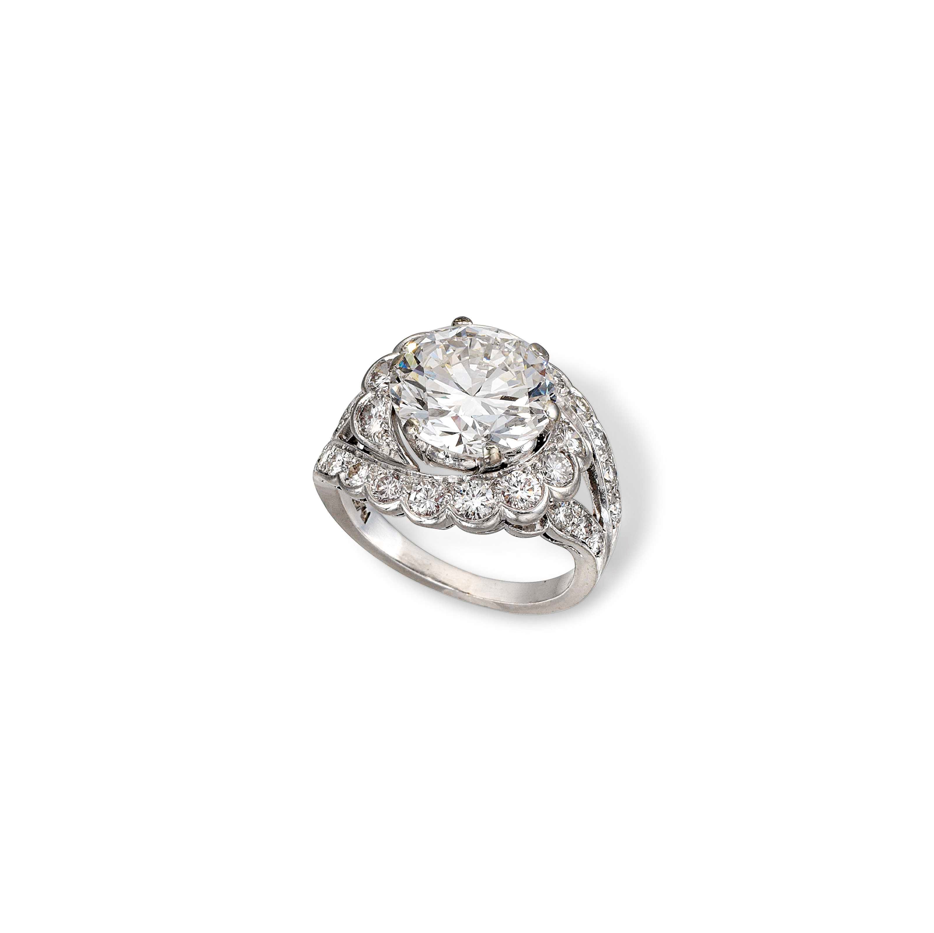 A DIAMOND DRESS RING