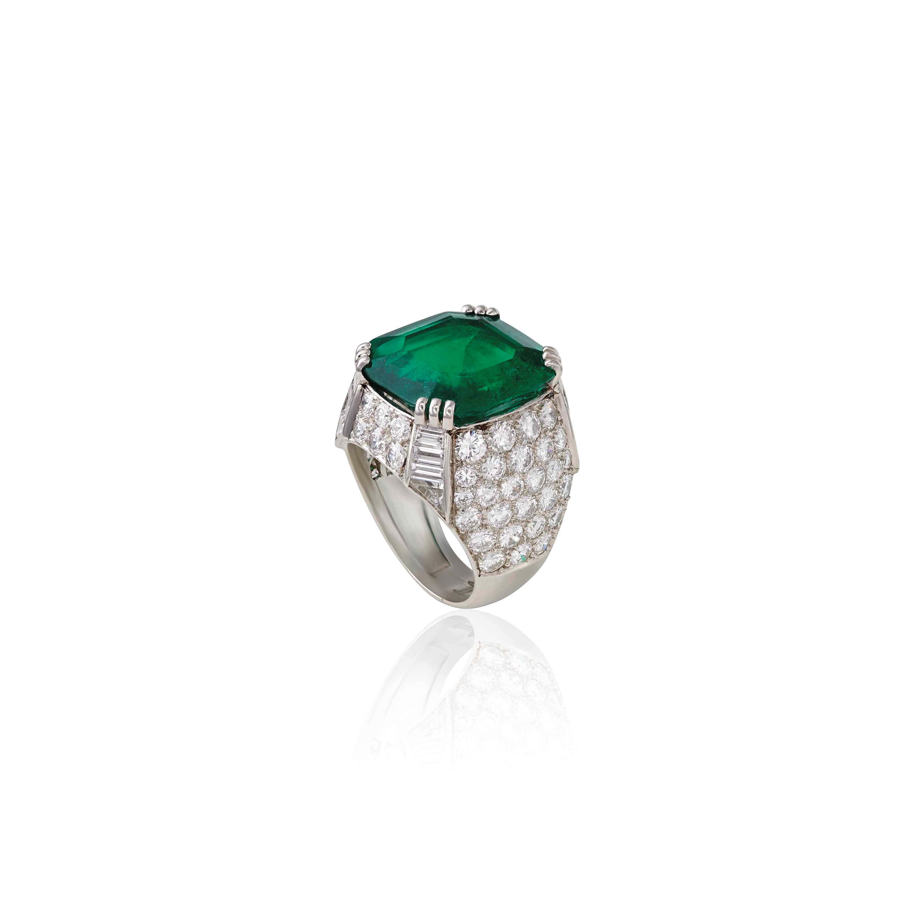 EMERALD AND DIAMOND RING