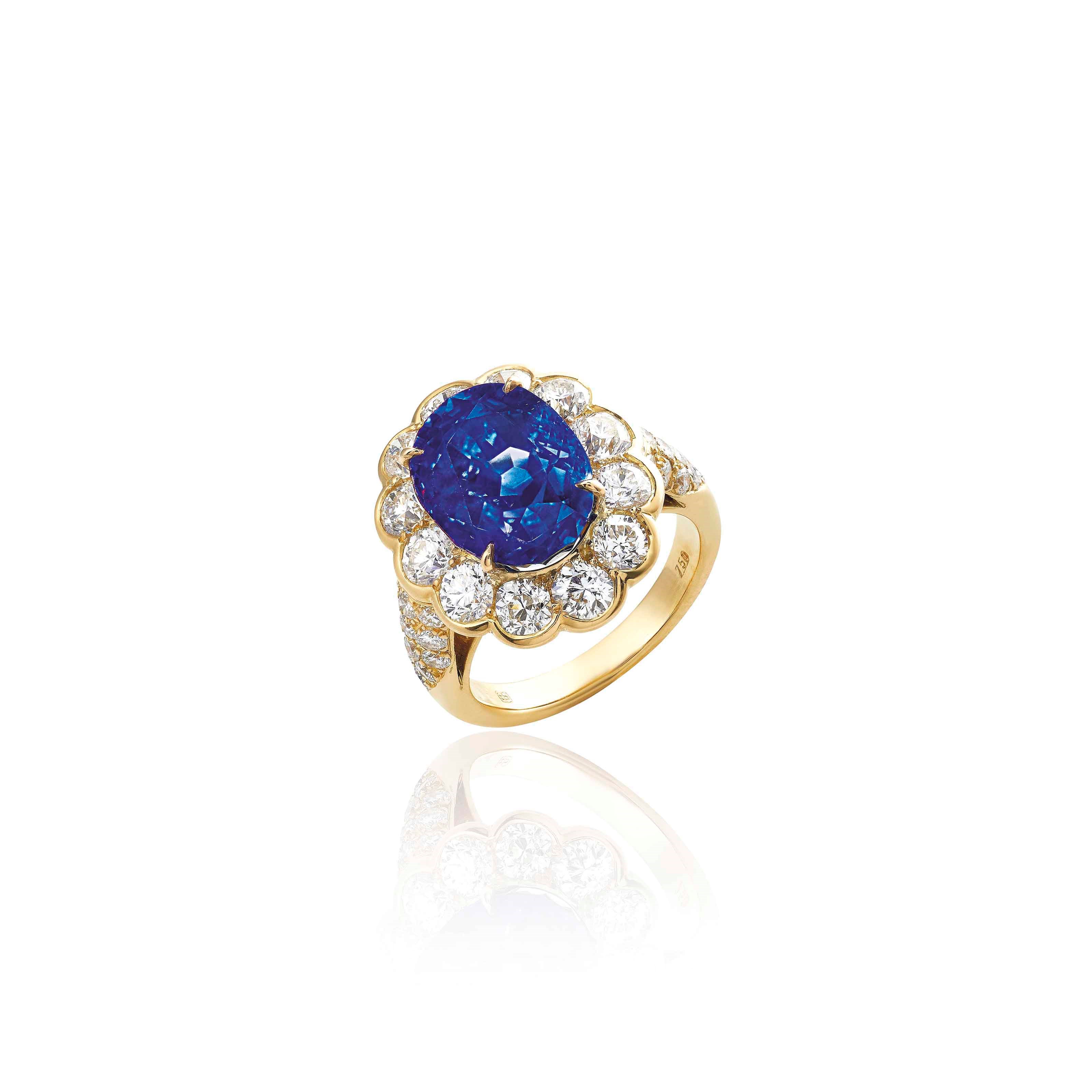 SAPPHIRE AND DIAMOND RING