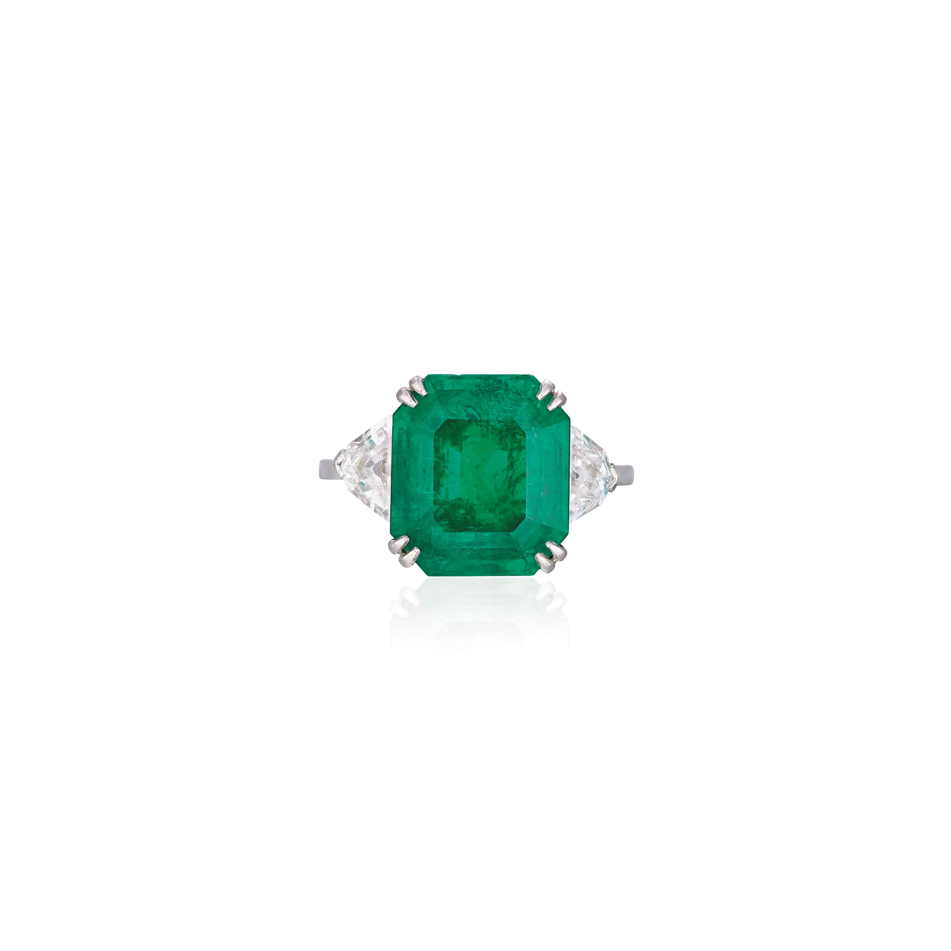 EMERALD AND DIAMOND RING