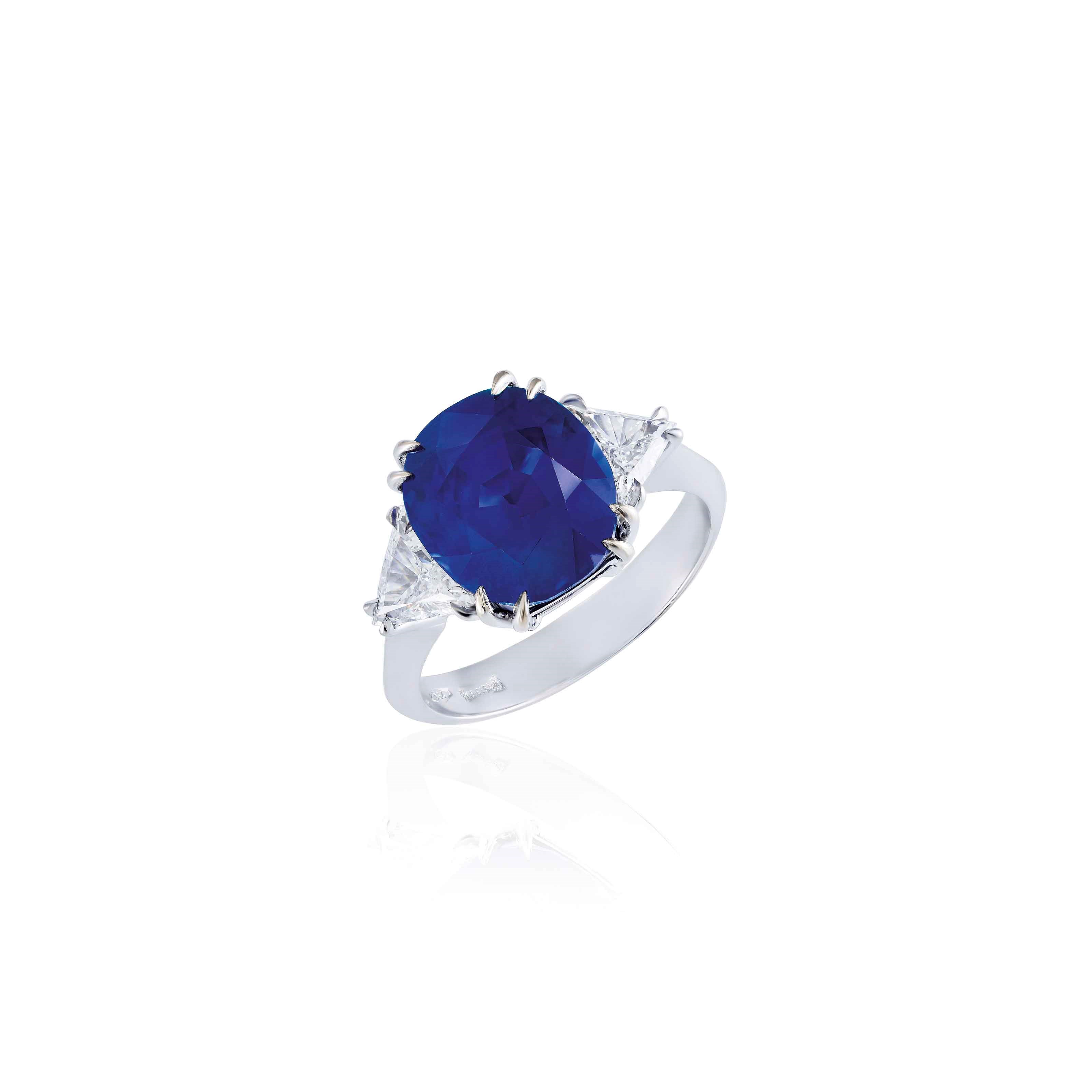 SAPPHIRE AND DIAMOND RING
