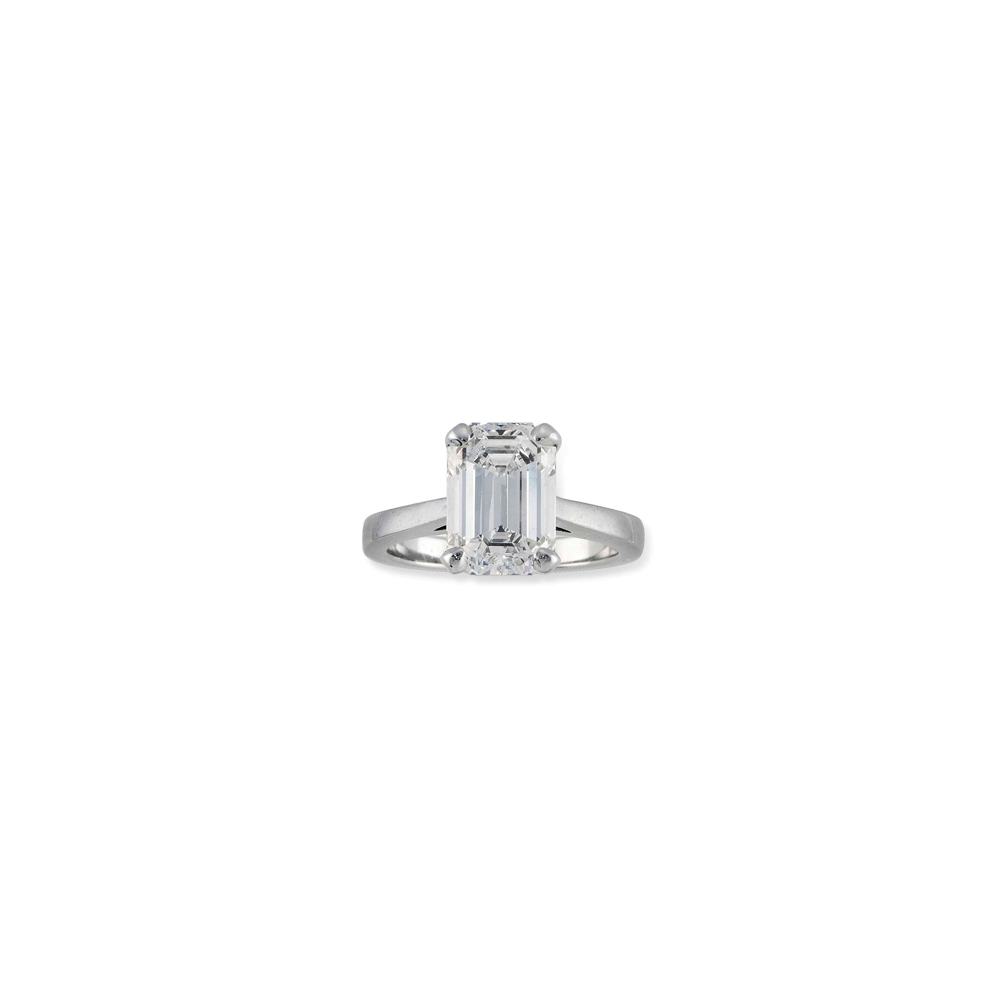SINGLE-STONE DIAMOND RING