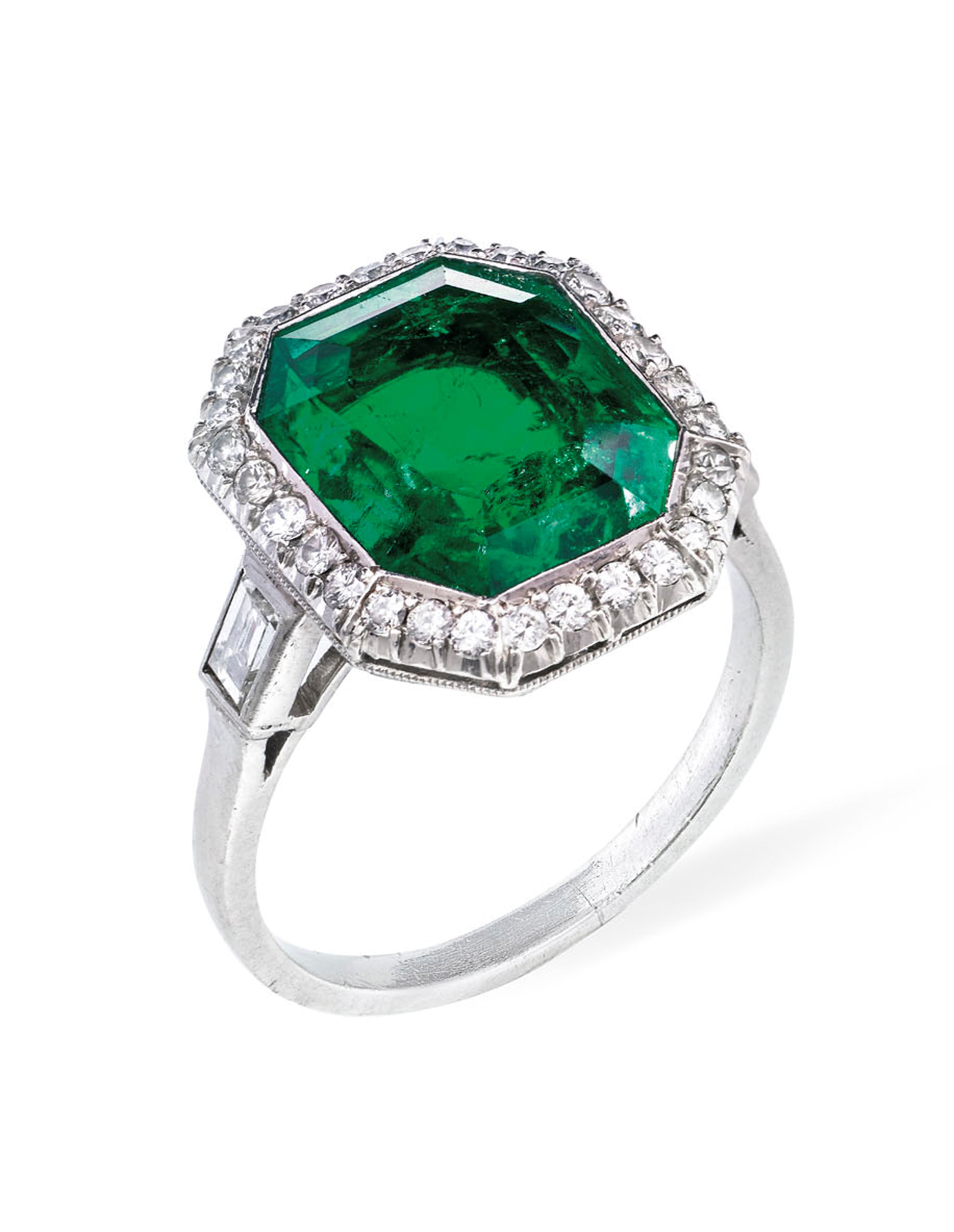 EMERALD AND DIAMOND RING