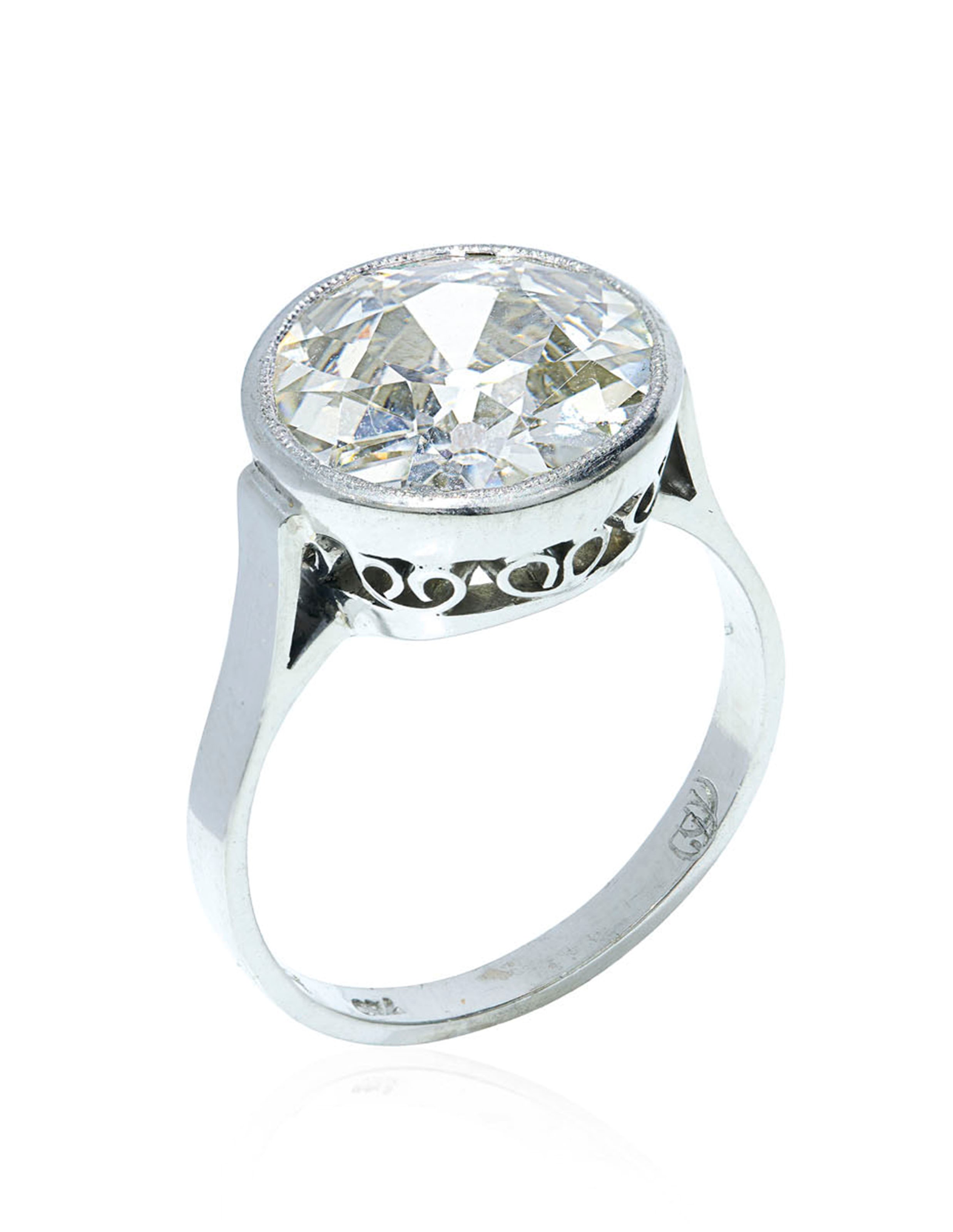 DIAMOND RING