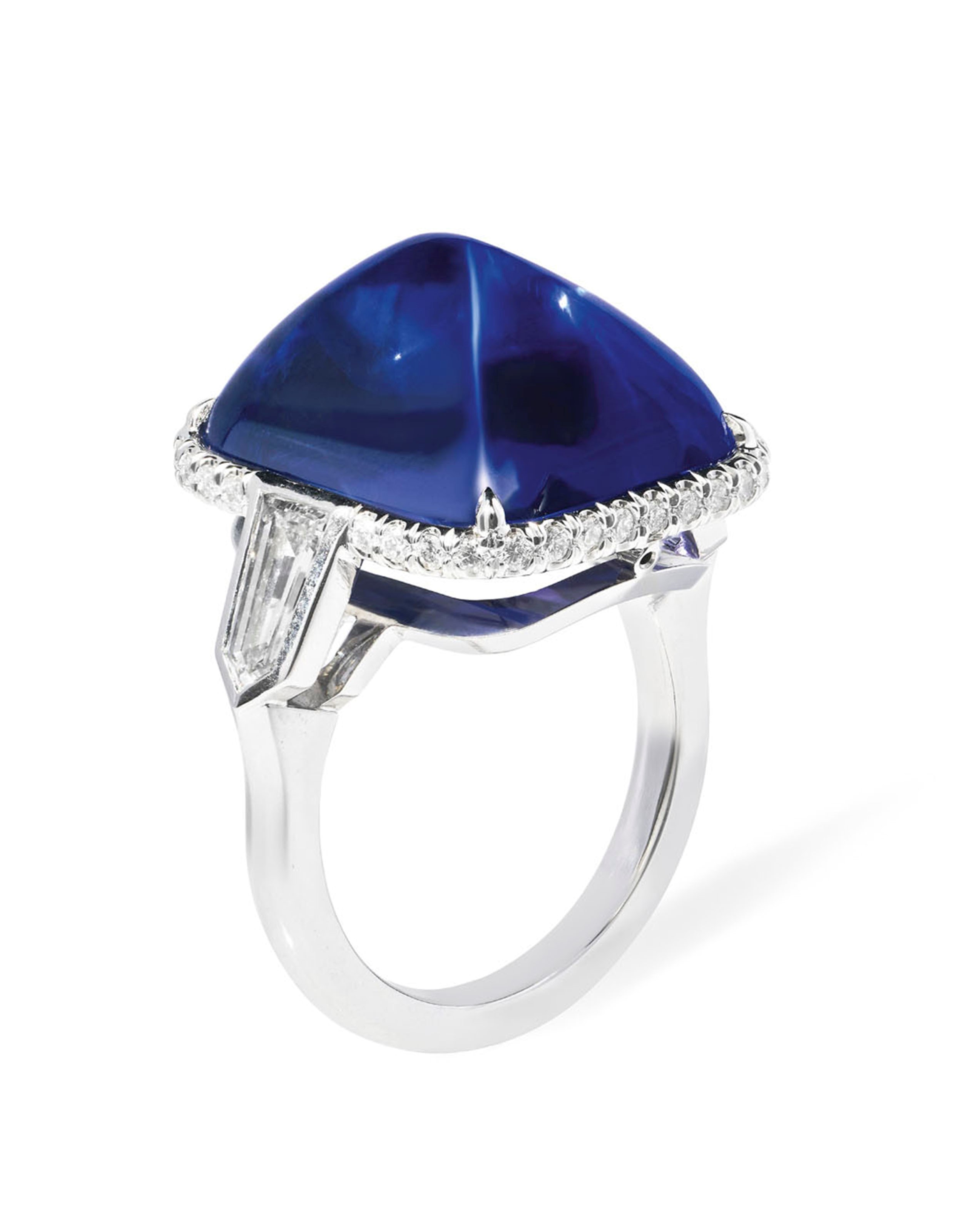 SAPPHIRE AND DIAMOND RING