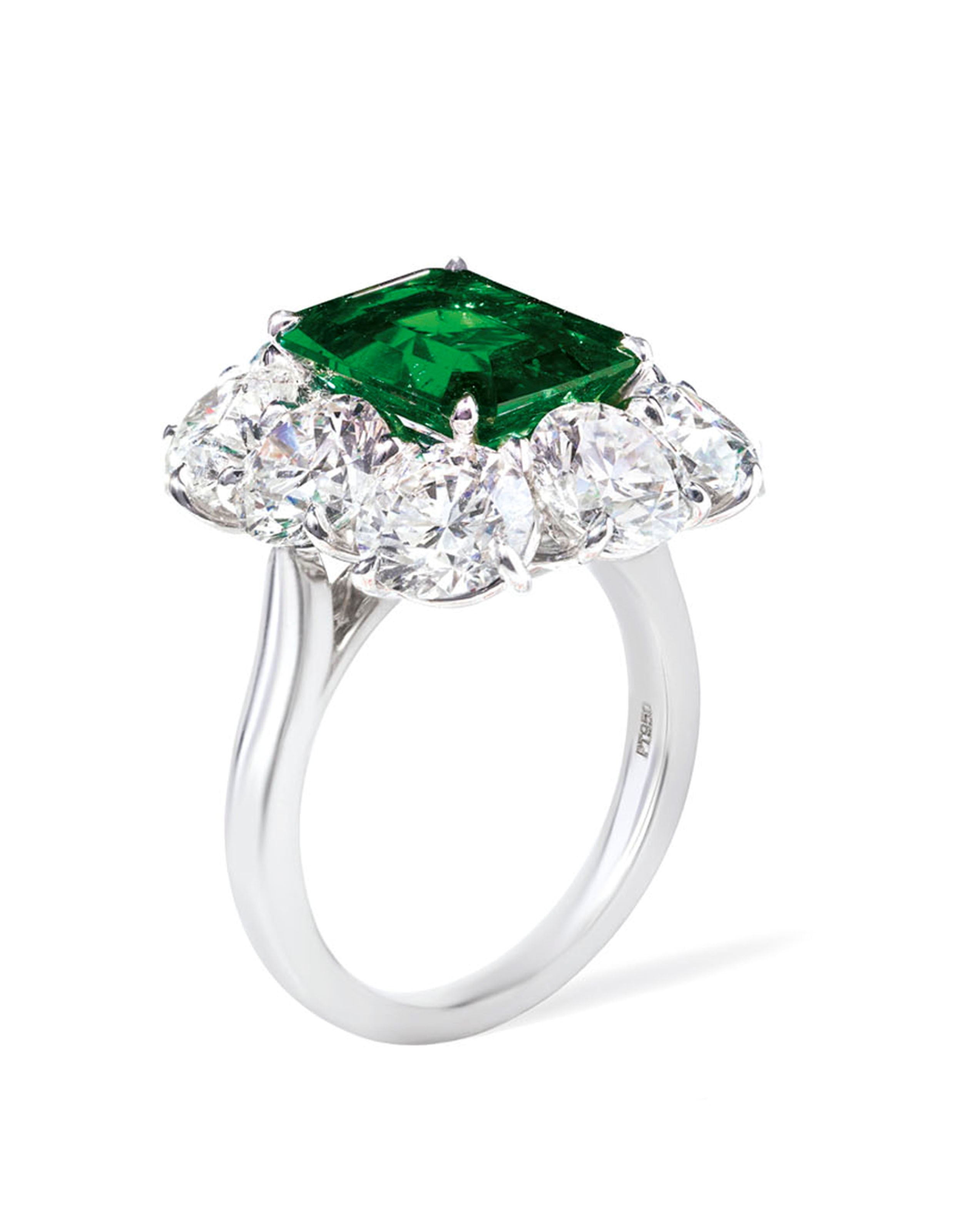 EMERALD AND DIAMOND RING