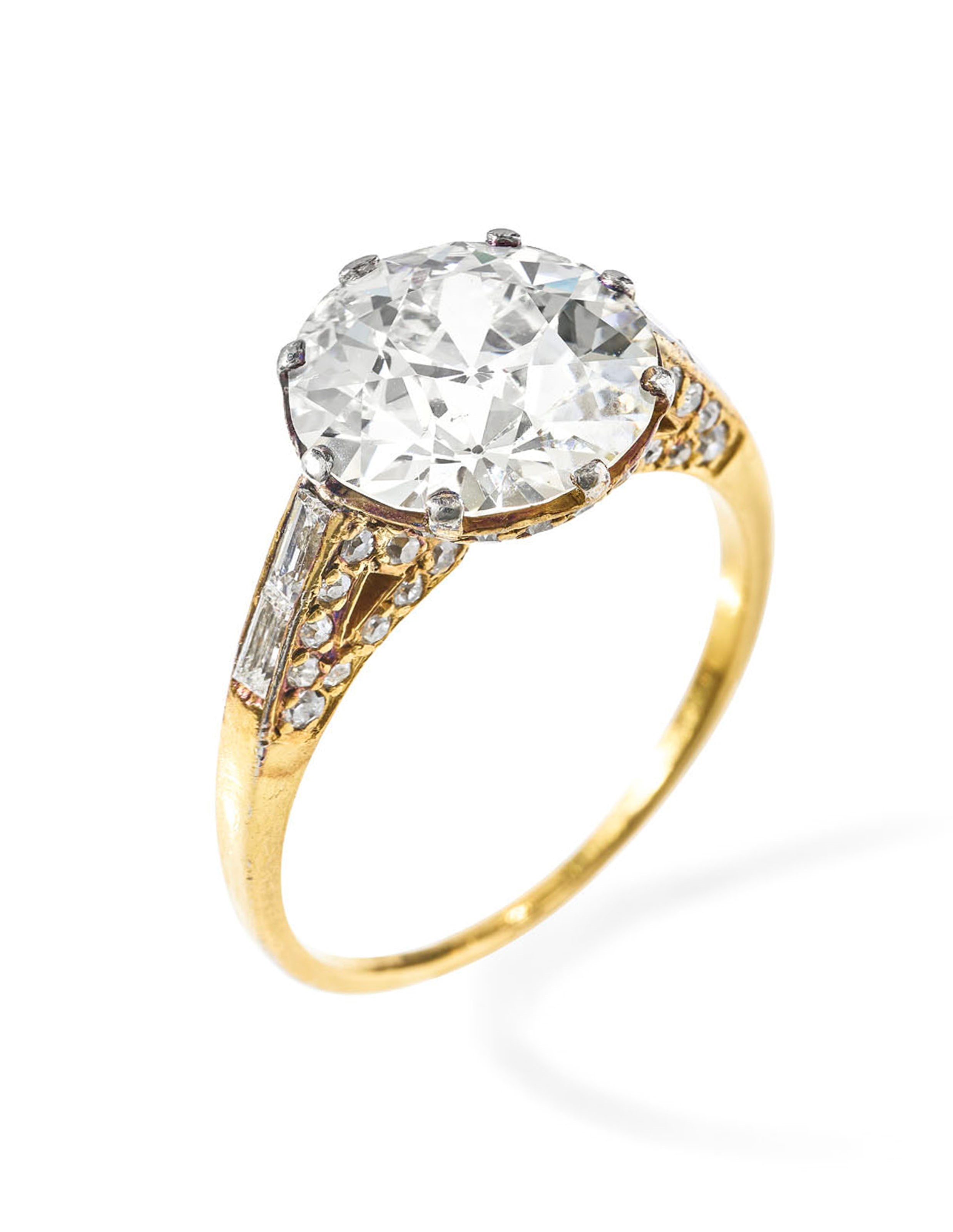 DIAMOND RING