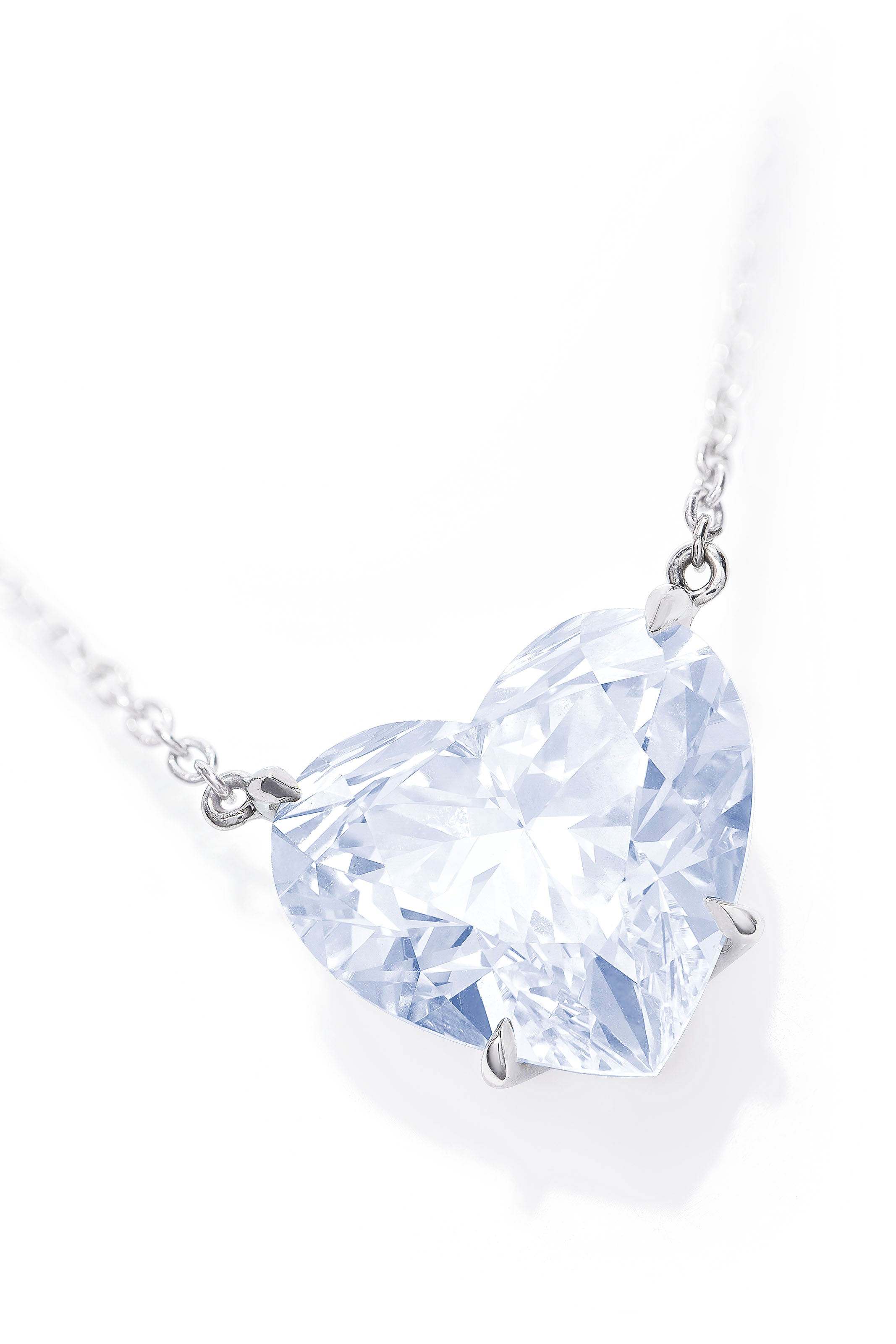 DIAMOND PENDENT NECKLACE