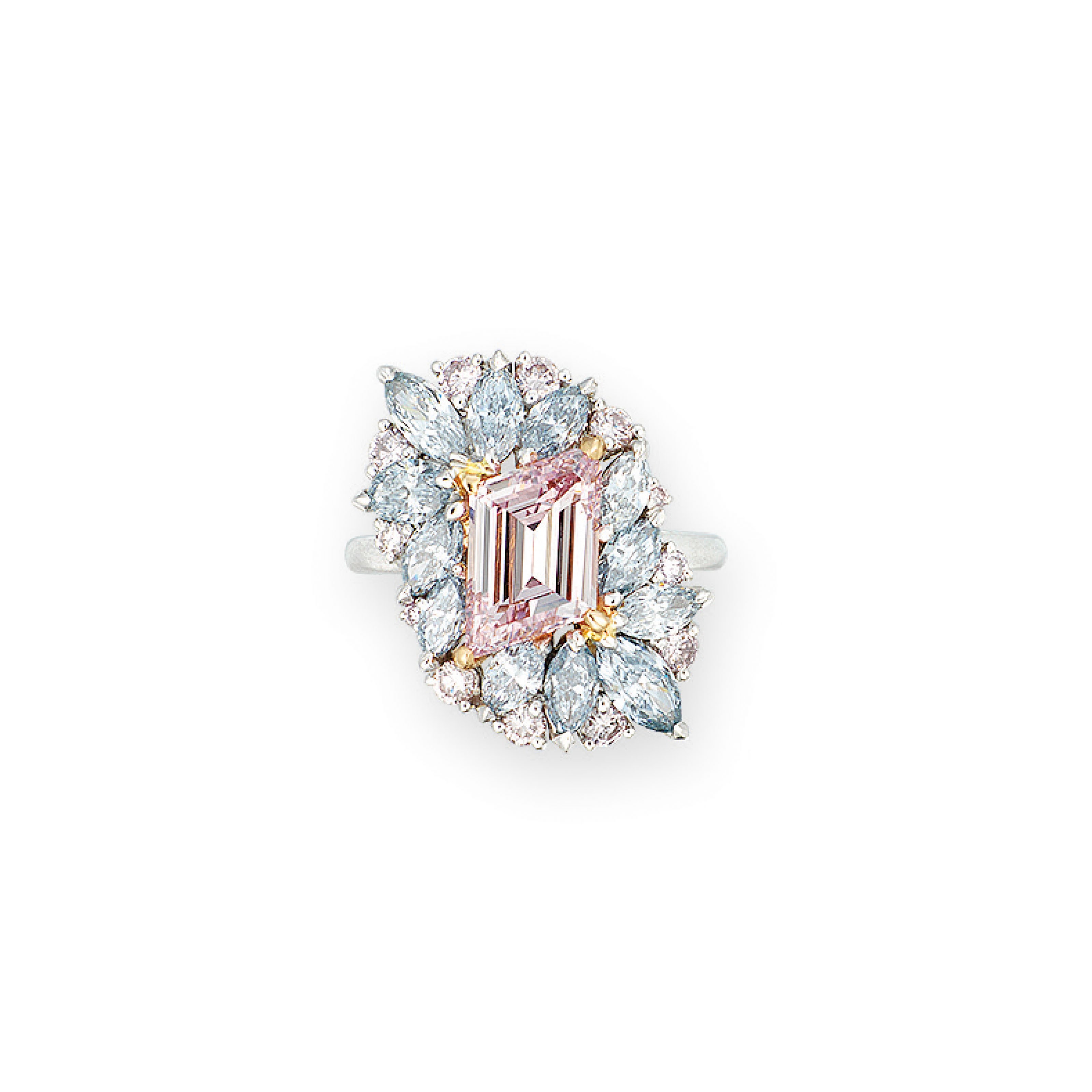 ATTRACTIVE COLOURED DIAMOND RING