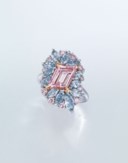 ATTRACTIVE COLOURED DIAMOND RING