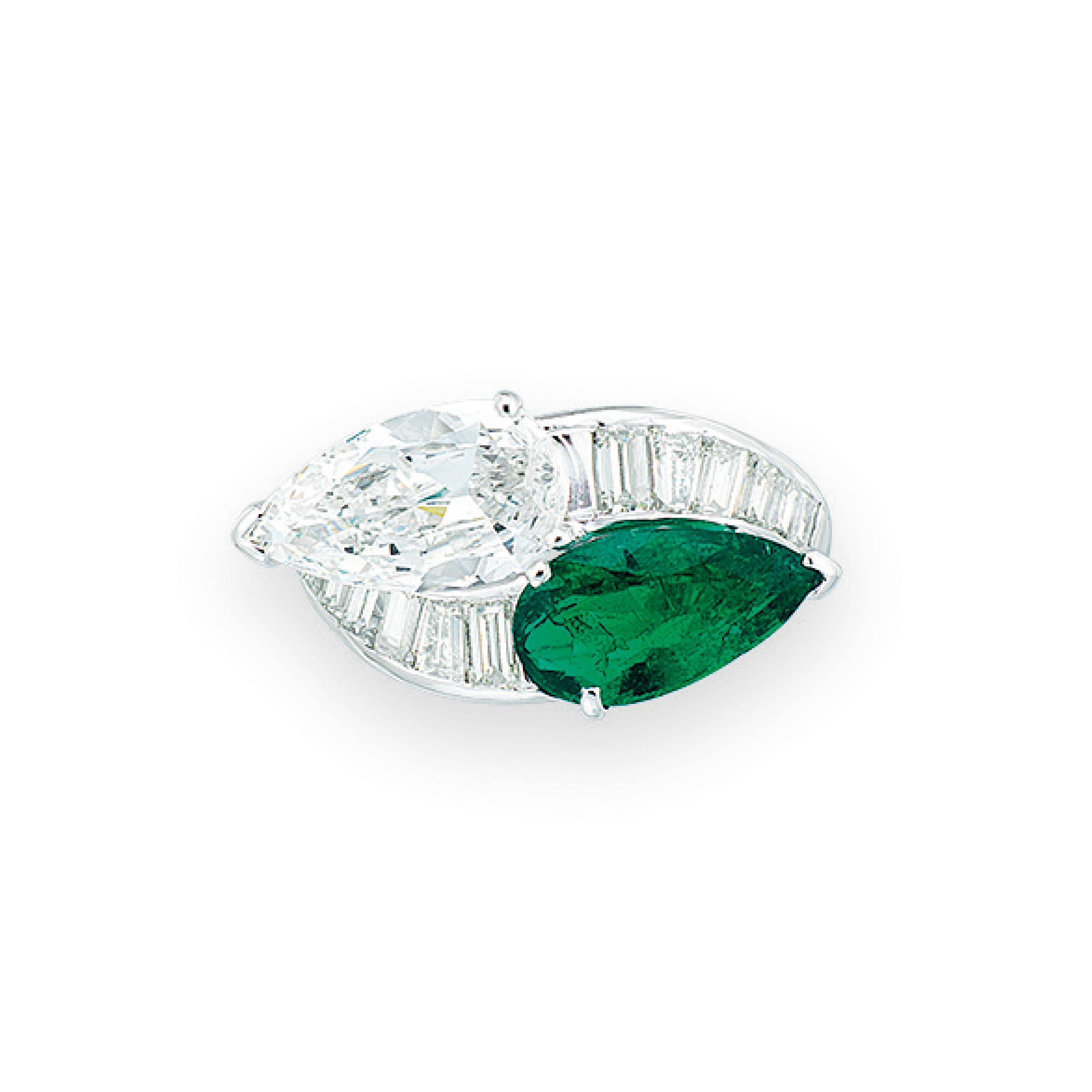 DIAMOND AND EMERALD RING