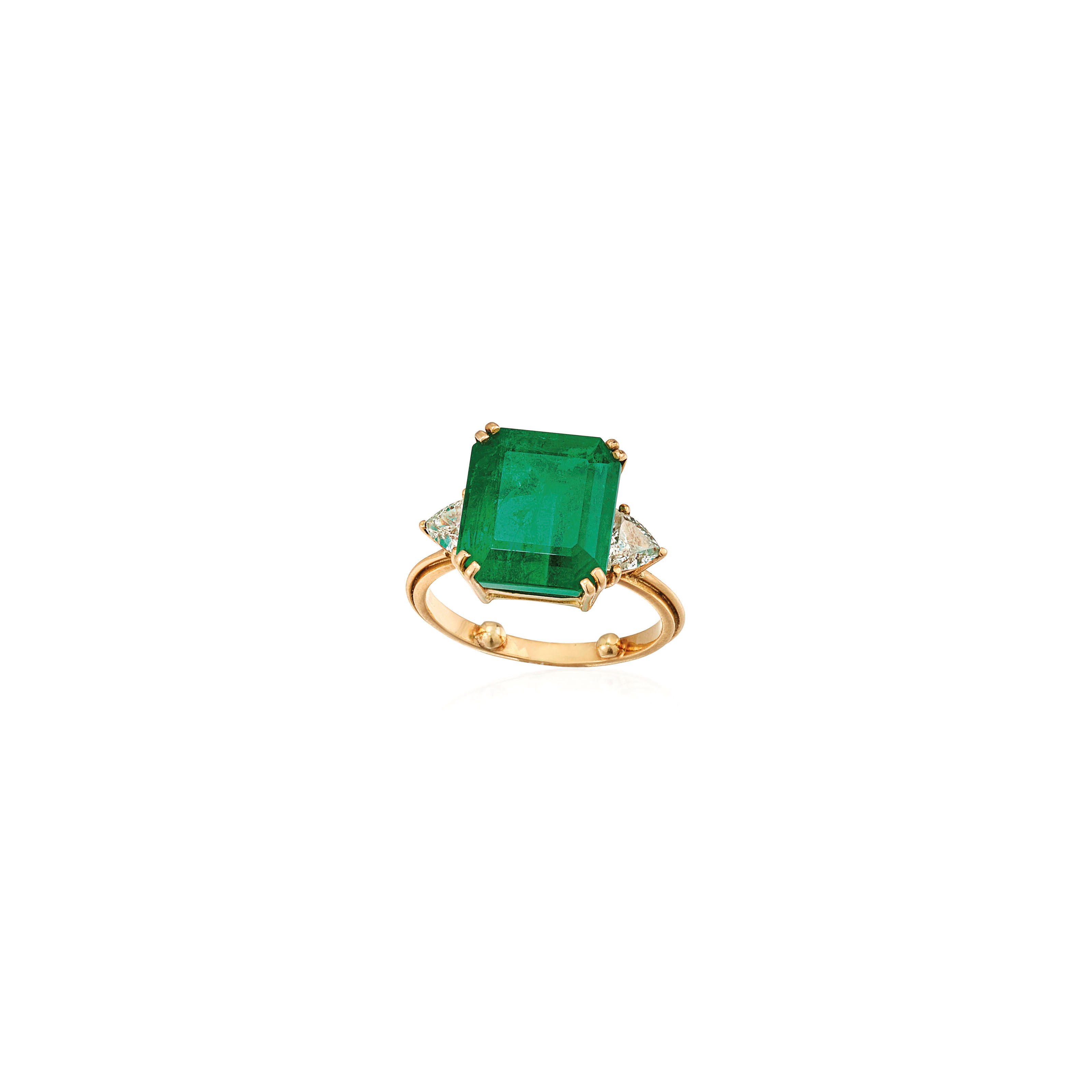 EMERALD AND DIAMOND RING