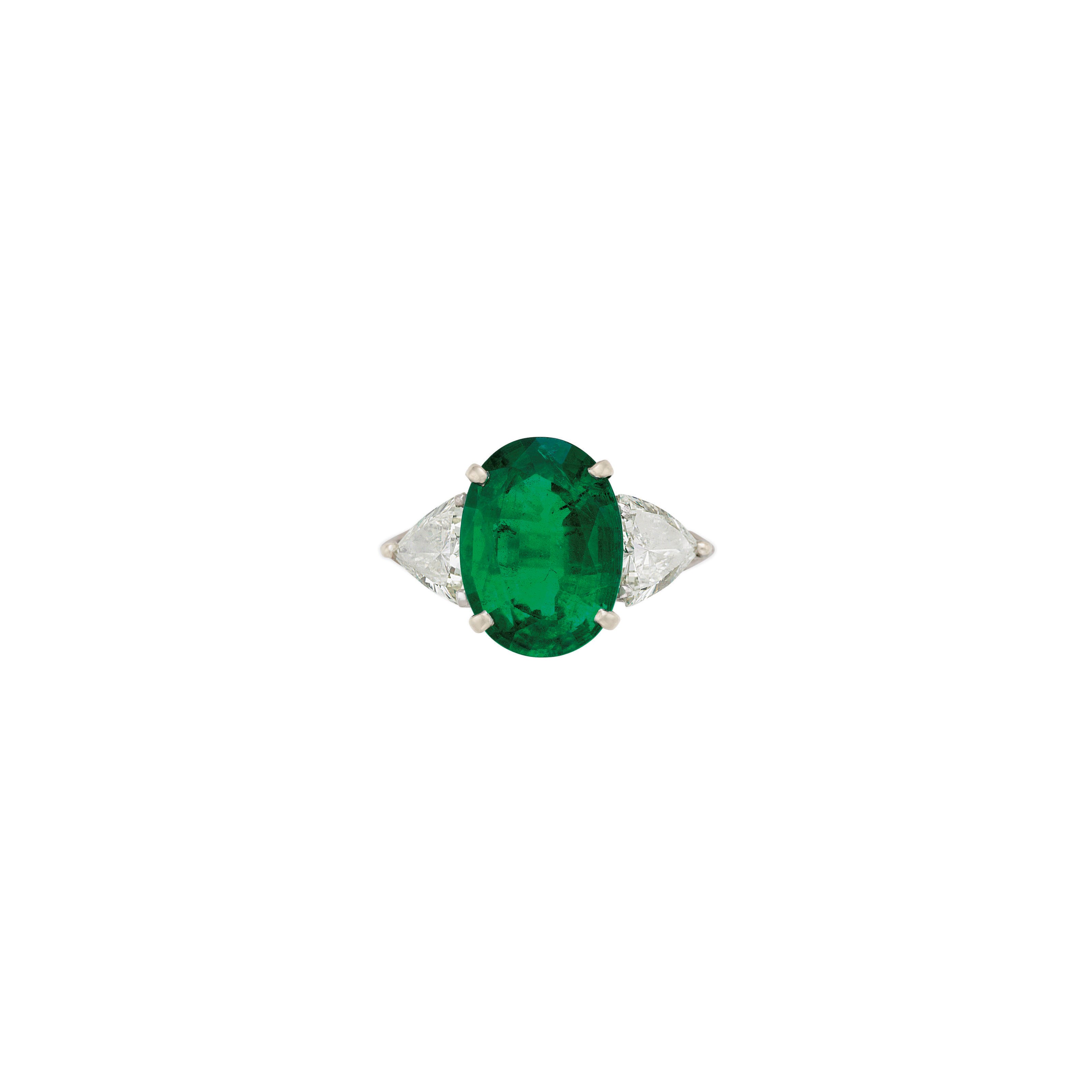 EMERALD AND DIAMOND RING