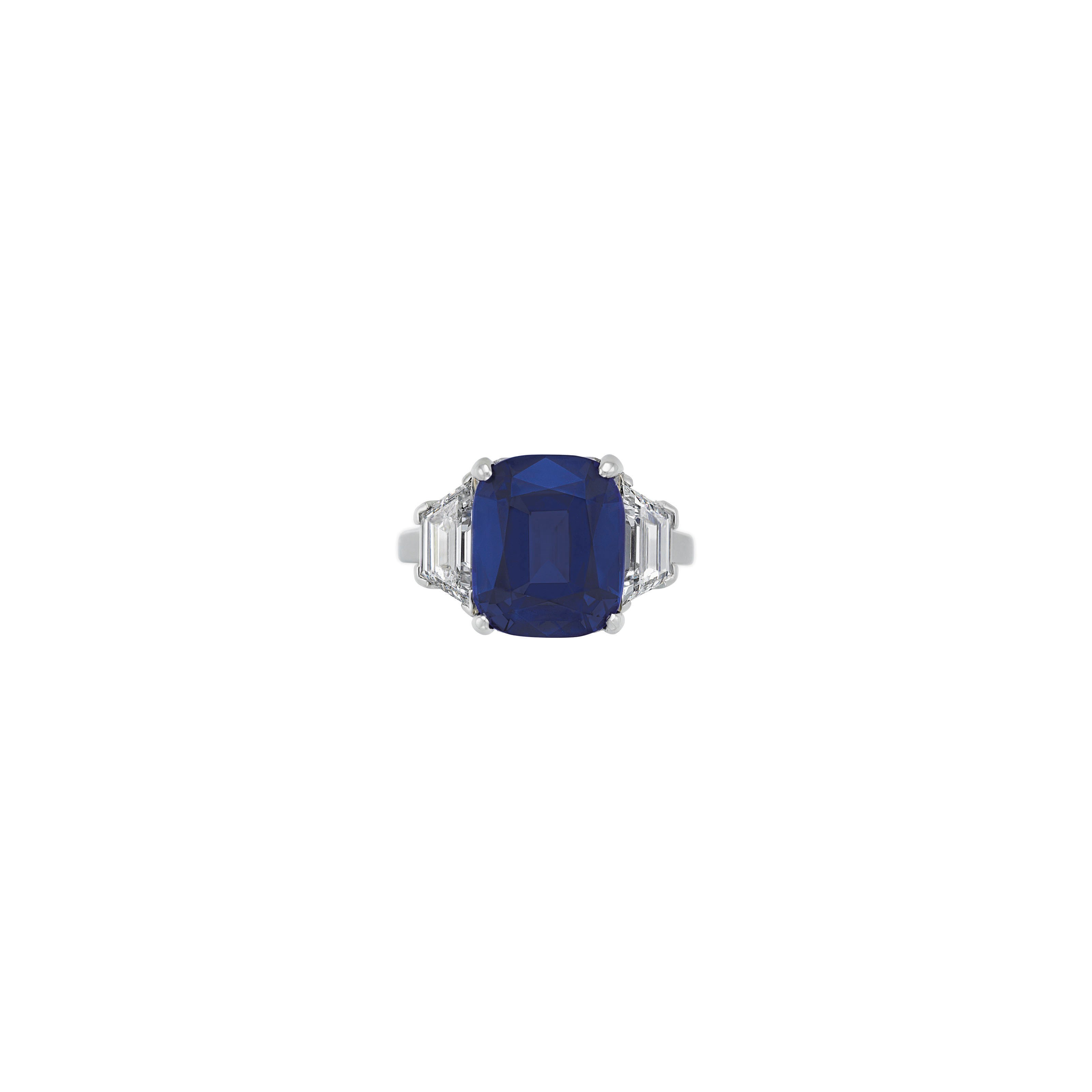 SAPPHIRE AND DIAMOND RING