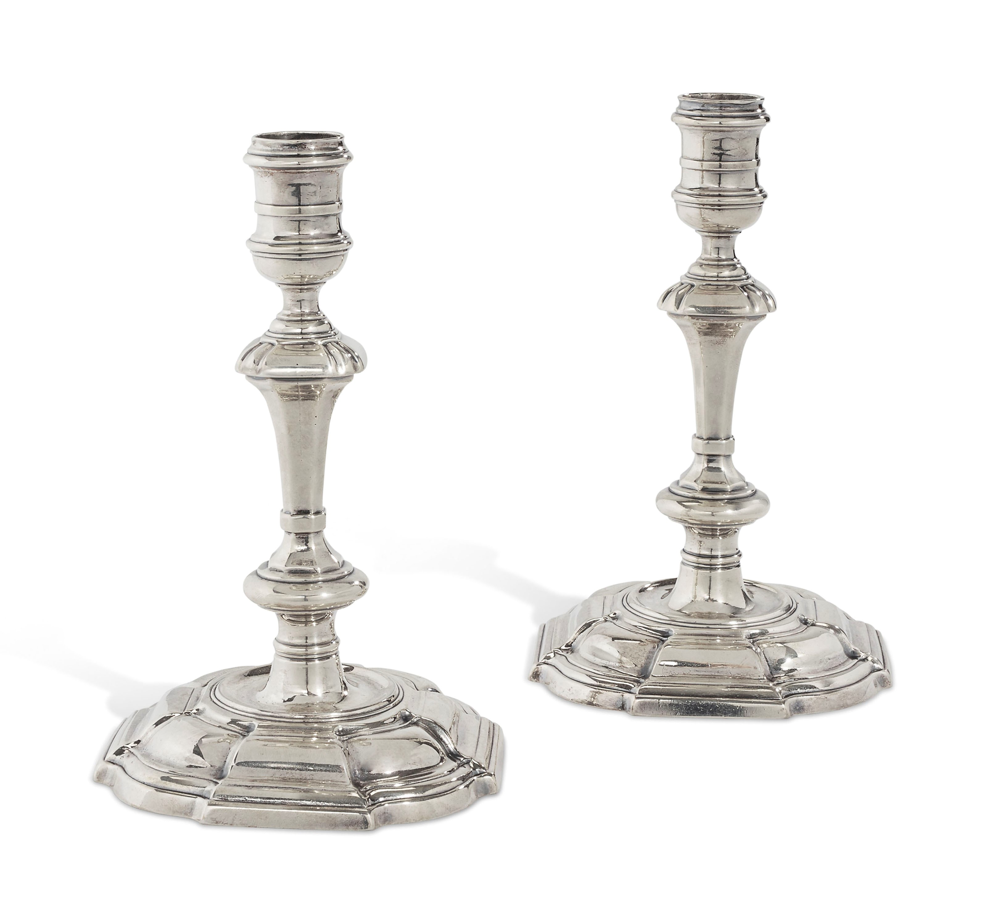 PAIRE DE FLAMBEAUX EN ARGENT