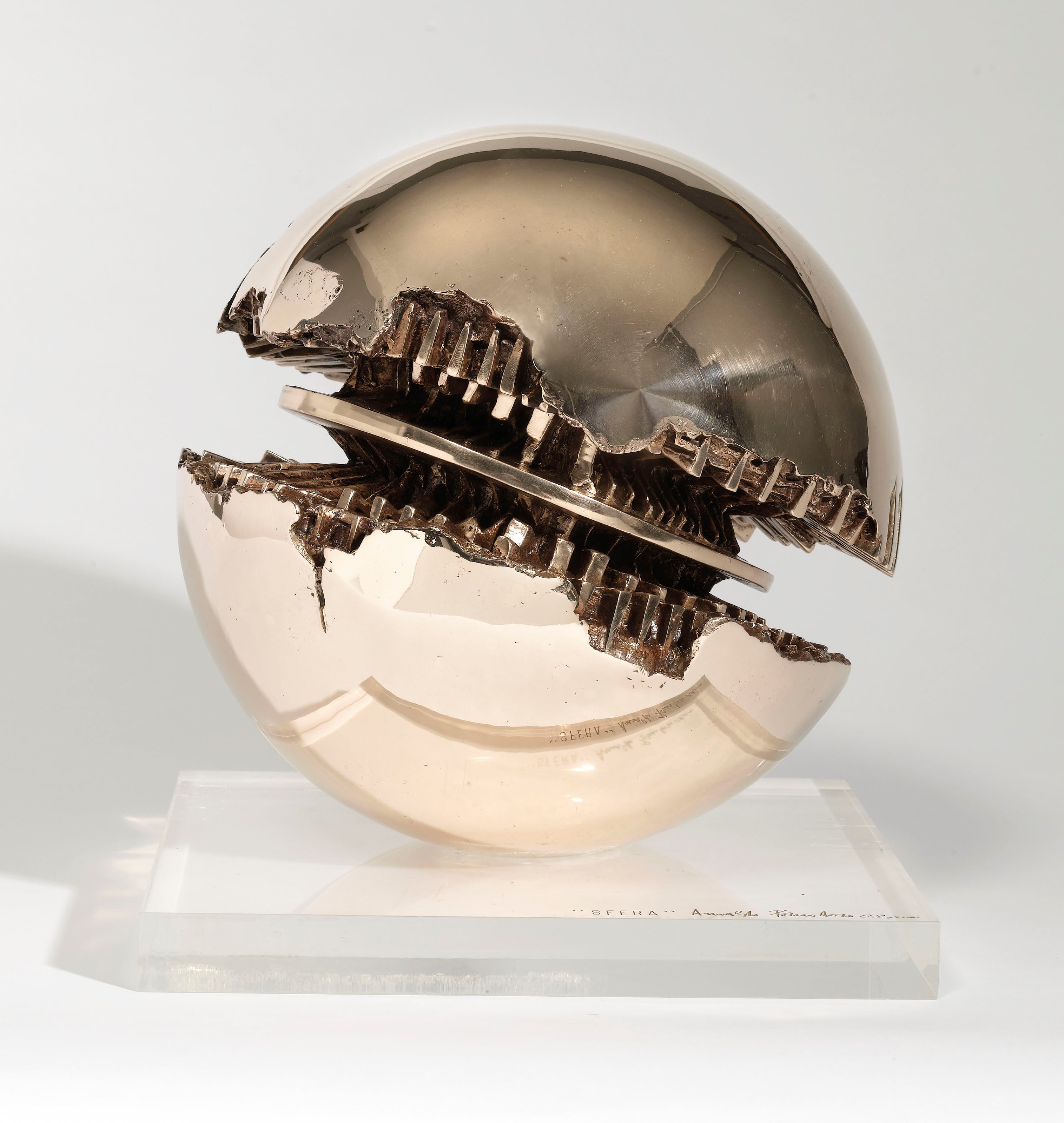 Arnaldo Pomodoro (N. 1926)